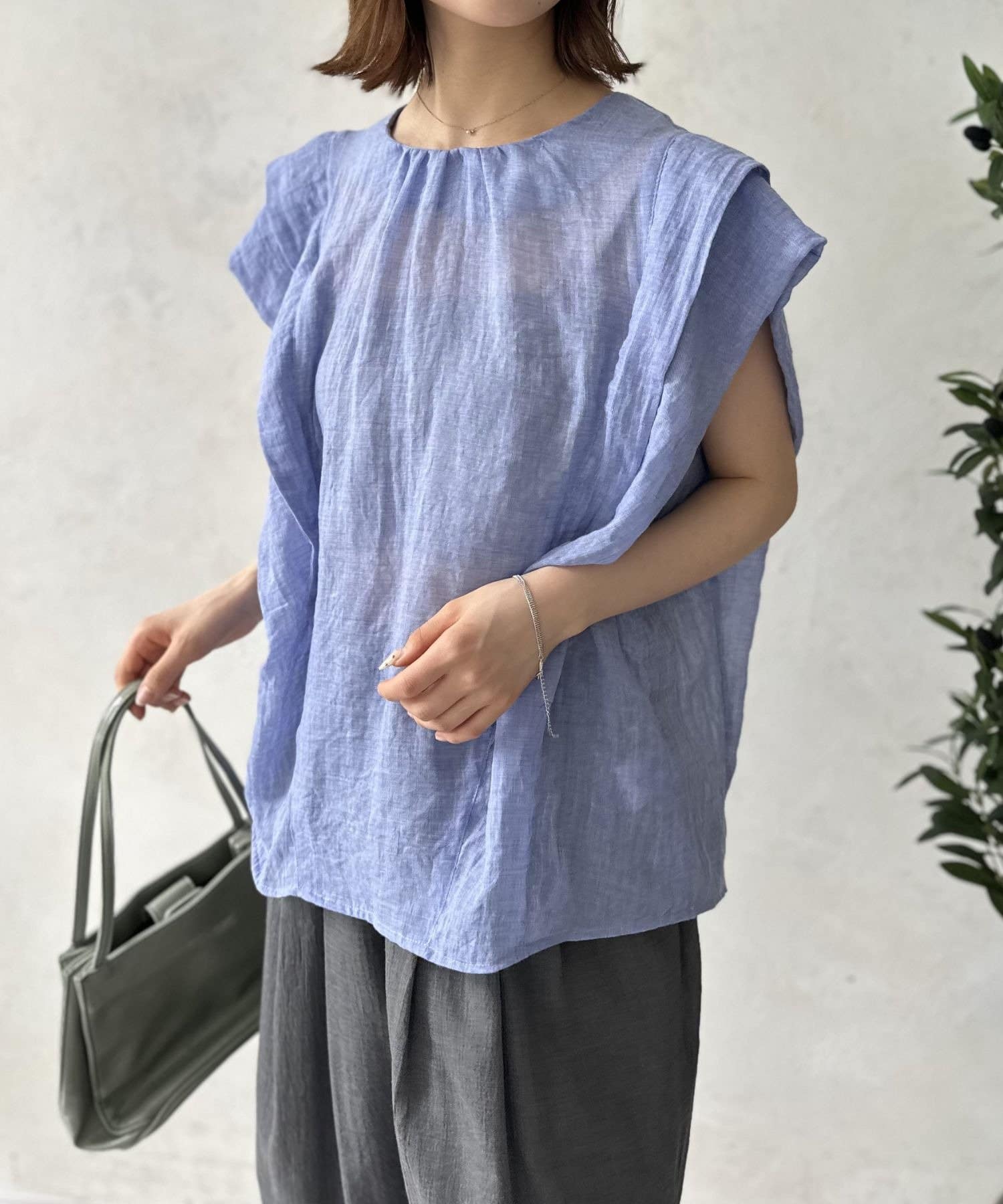 LOCUST(ローカスト) 袖フリルブラウス