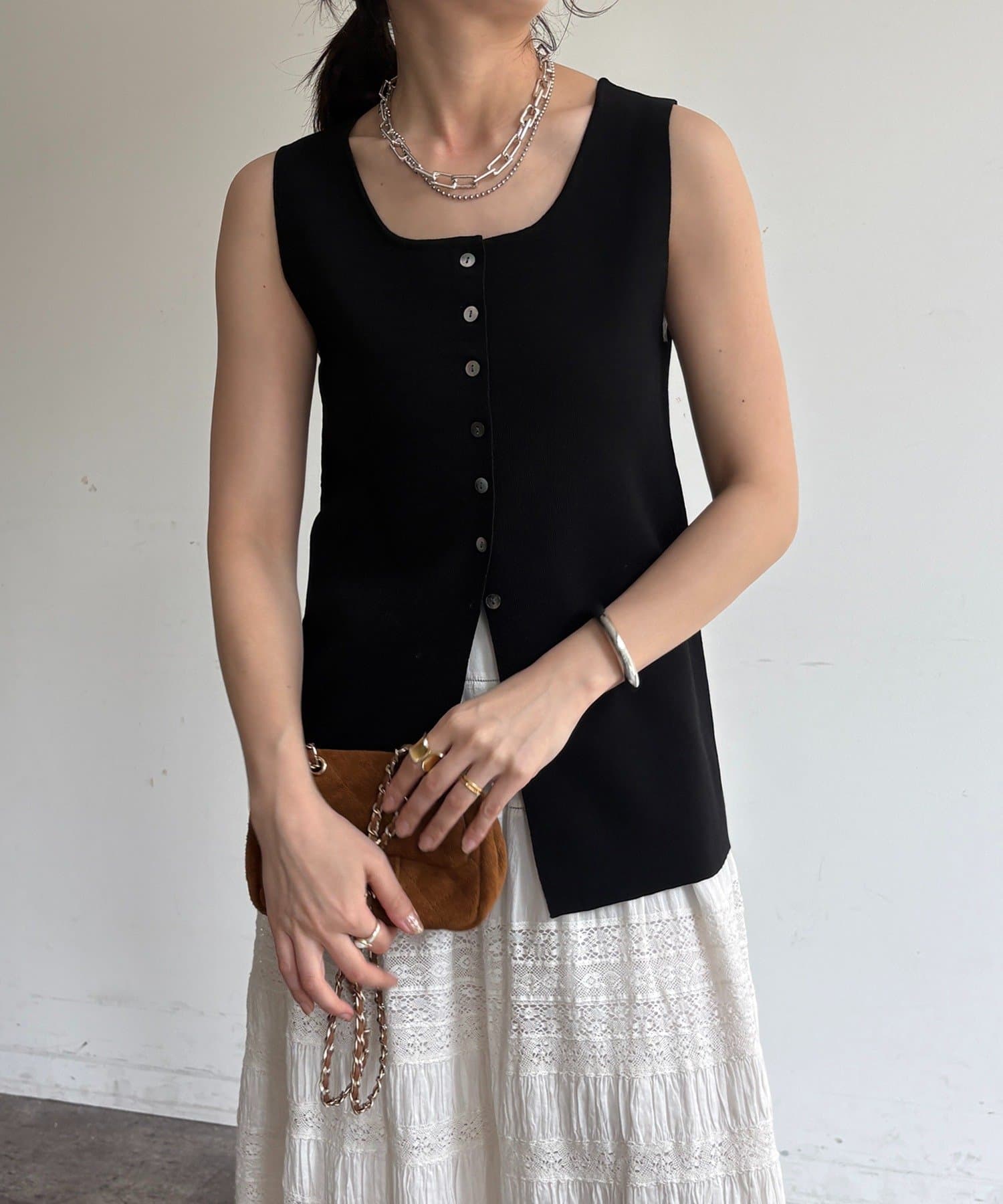 DOUDOU(ドゥドゥ) フロントボタンスクエアニットタンク