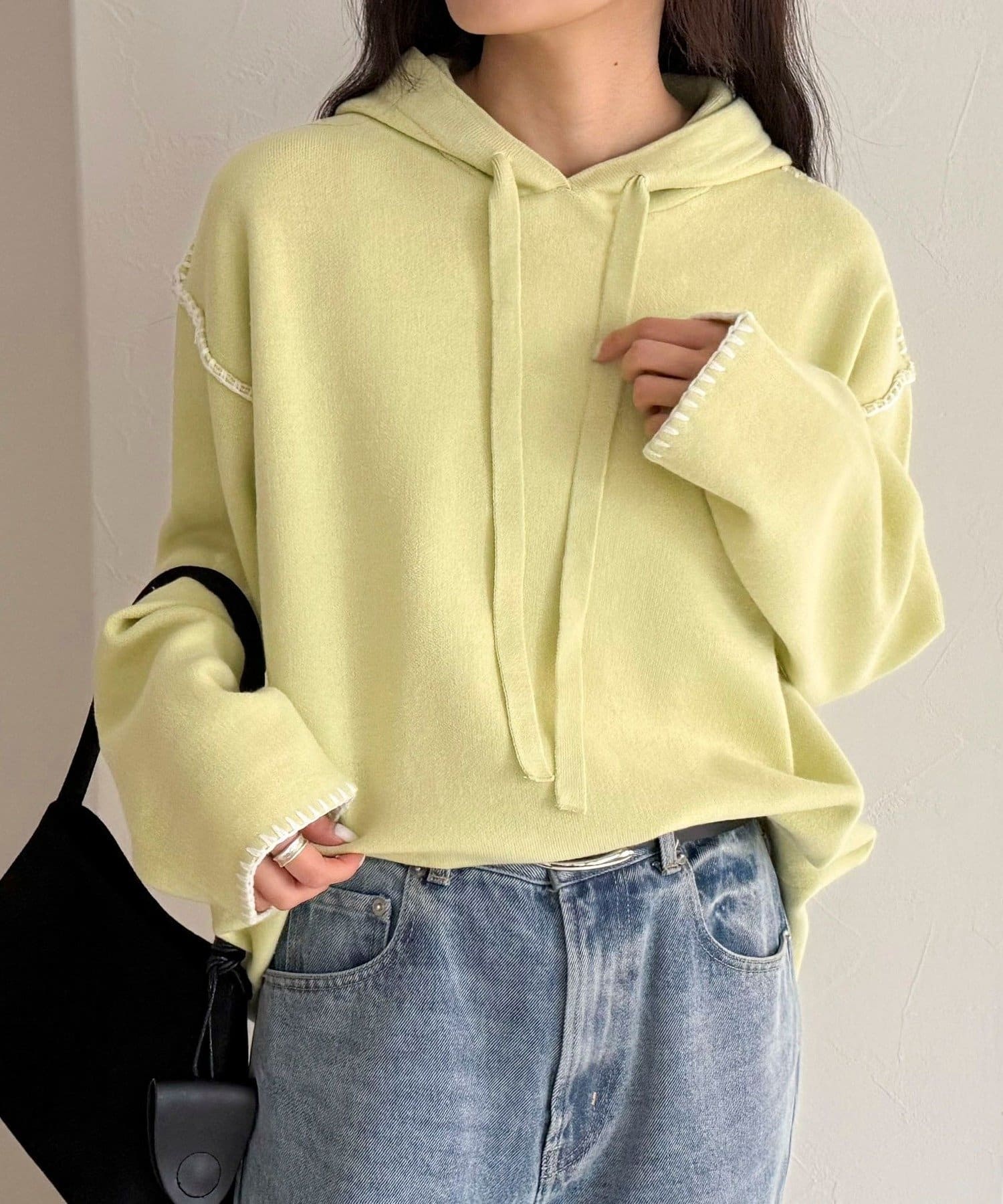 FREDY & GLOSTER(フレディ アンド グロスター) フード付き配色ステッチニットプルオーバー