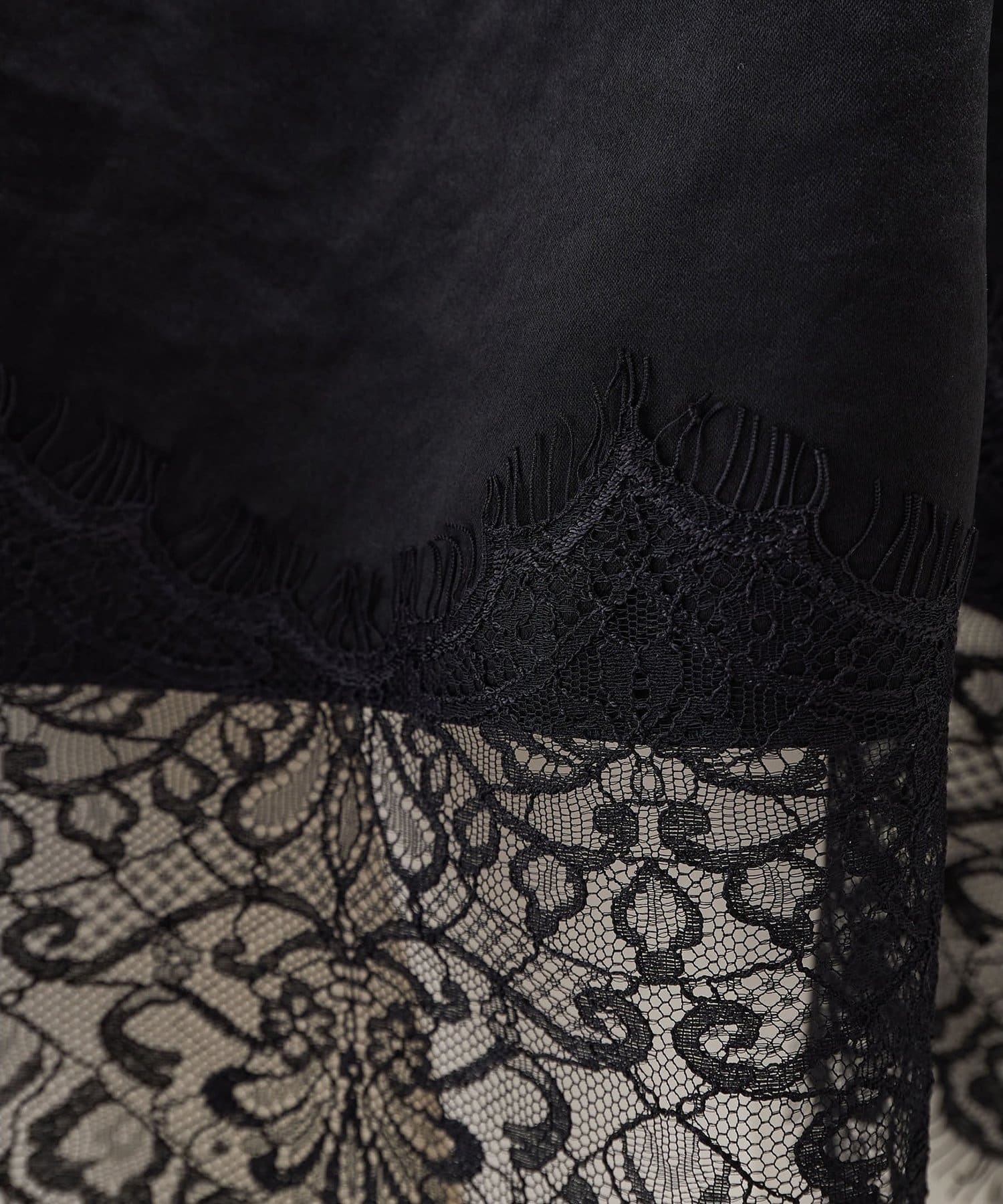 Whim Gazette(ウィム ガゼット) サテンレースキャミソール