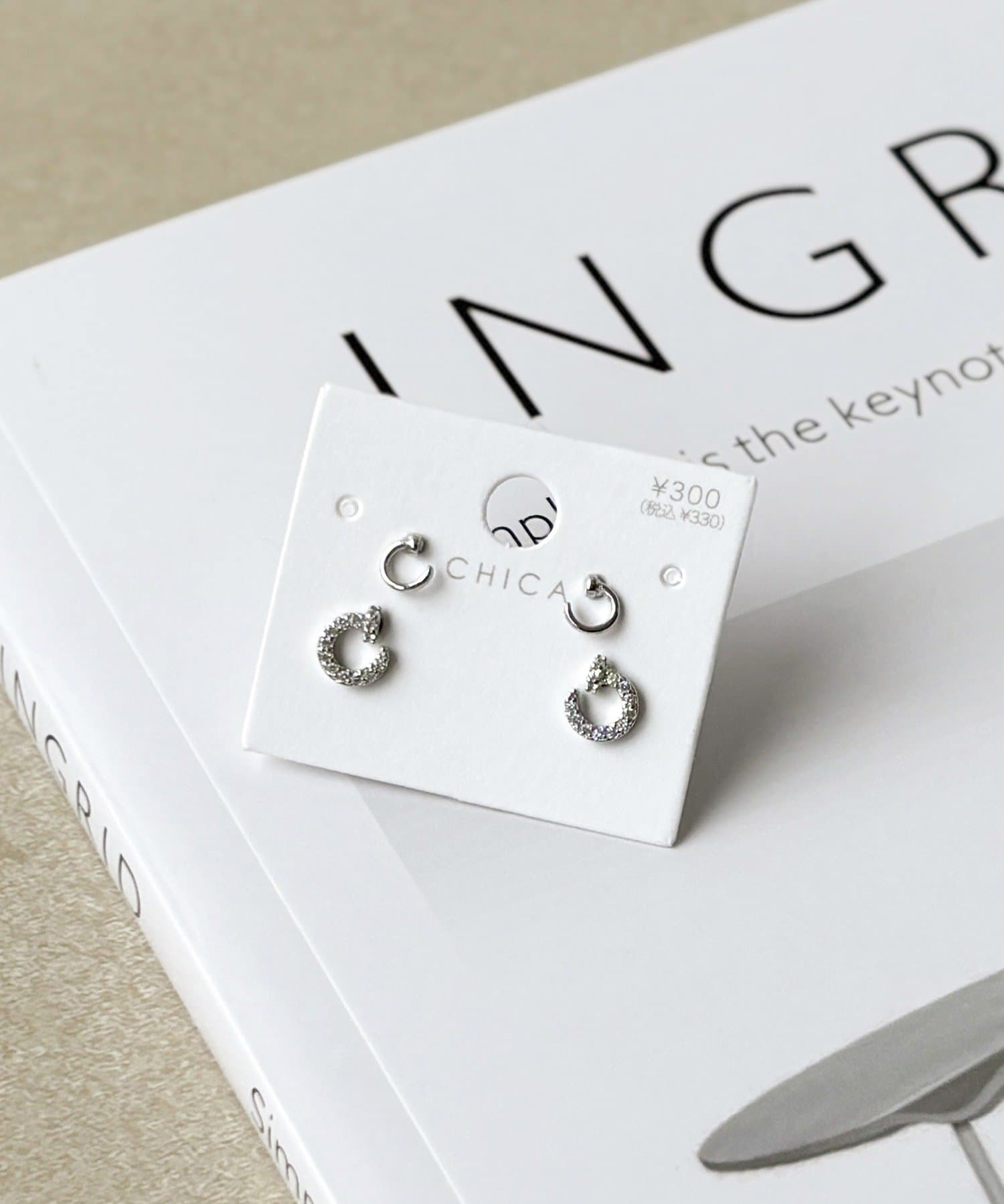 3COINS(スリーコインズ) カーブピアス4個セット