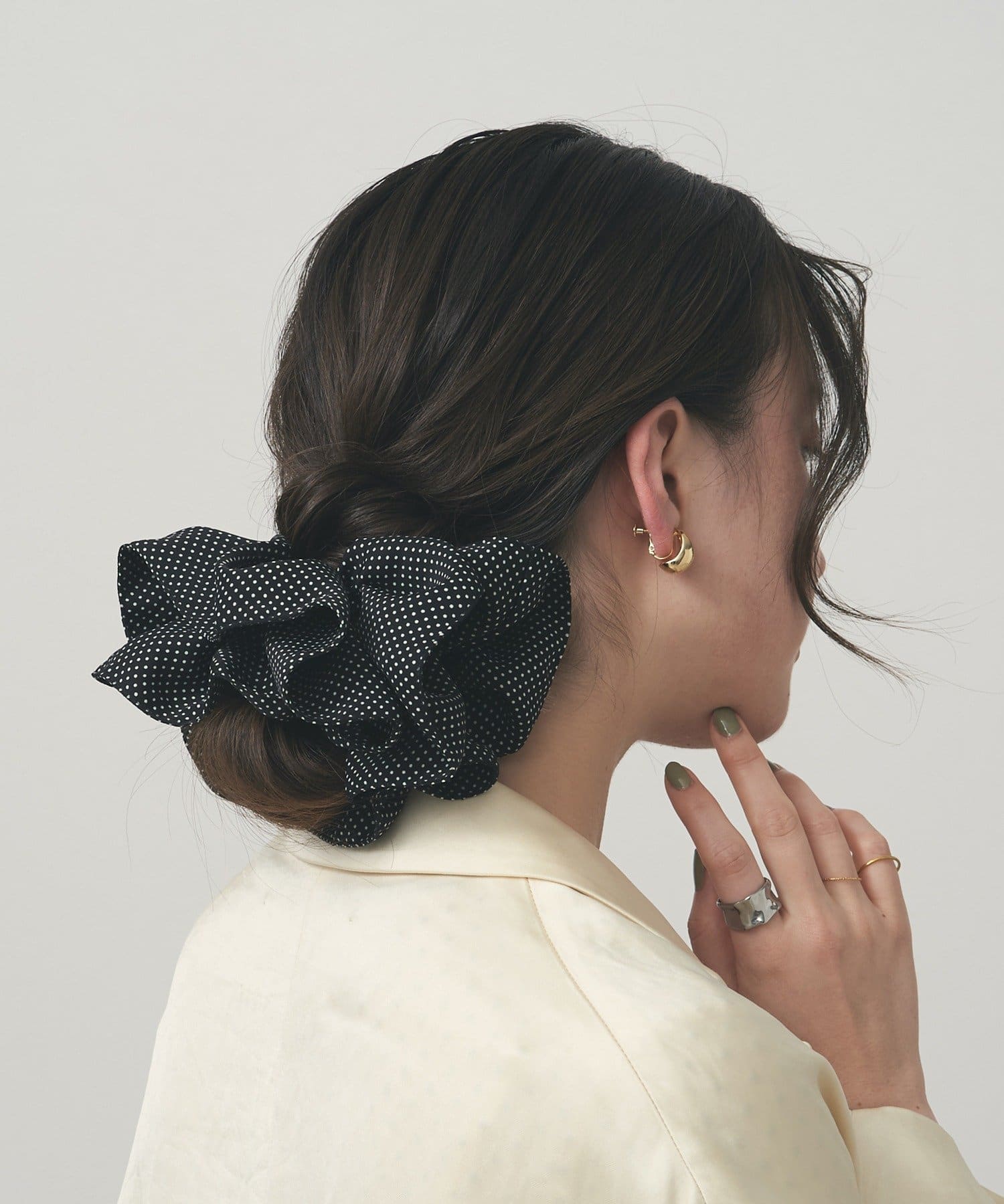 3COINS(スリーコインズ) ドットフリルシュシュ