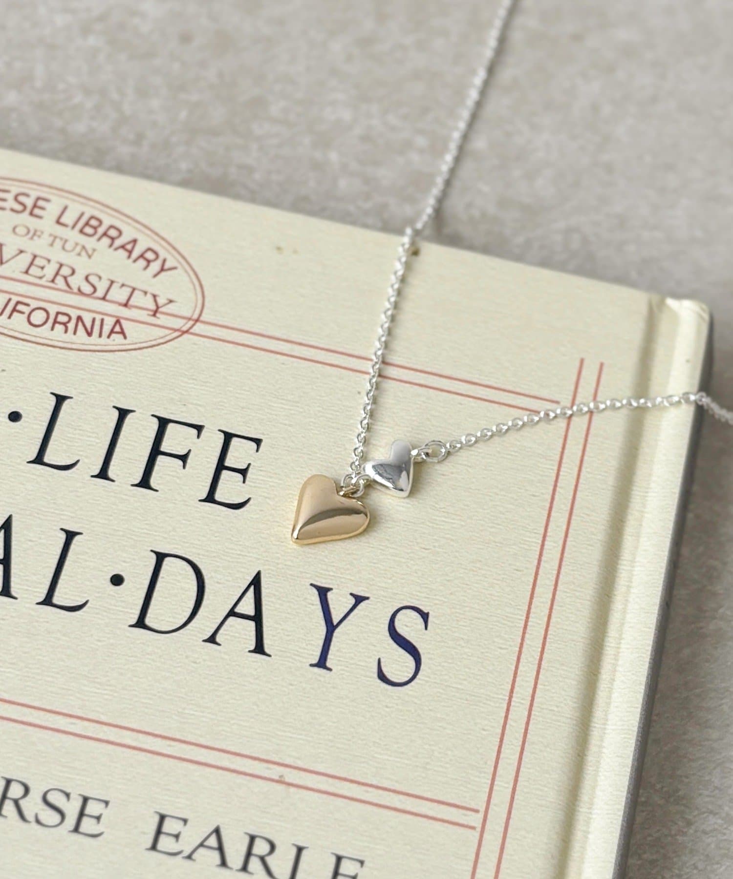 3COINS(スリーコインズ) ダブルハートショートネックレス