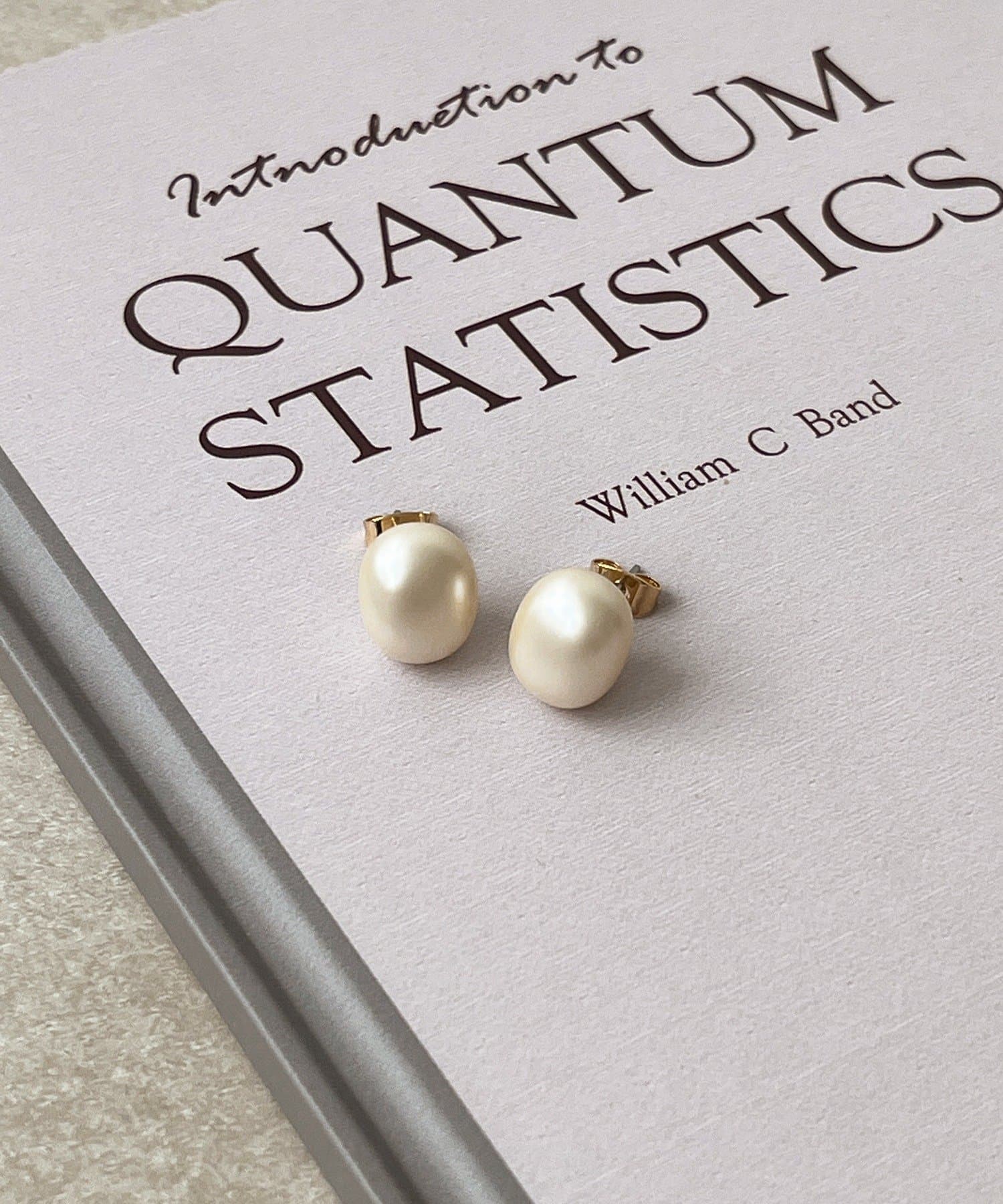 3COINS(スリーコインズ) マットパールピアス