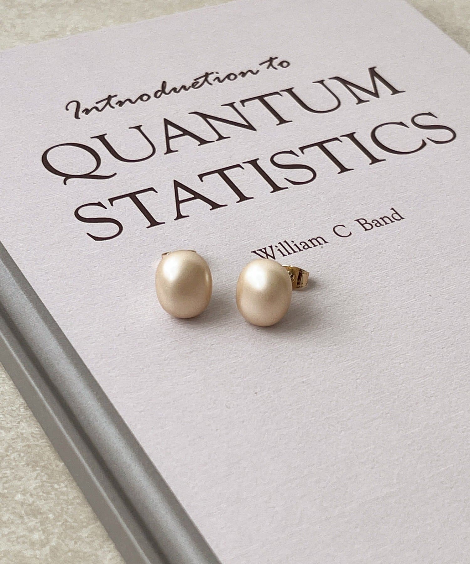 3COINS(スリーコインズ) マットパールピアス