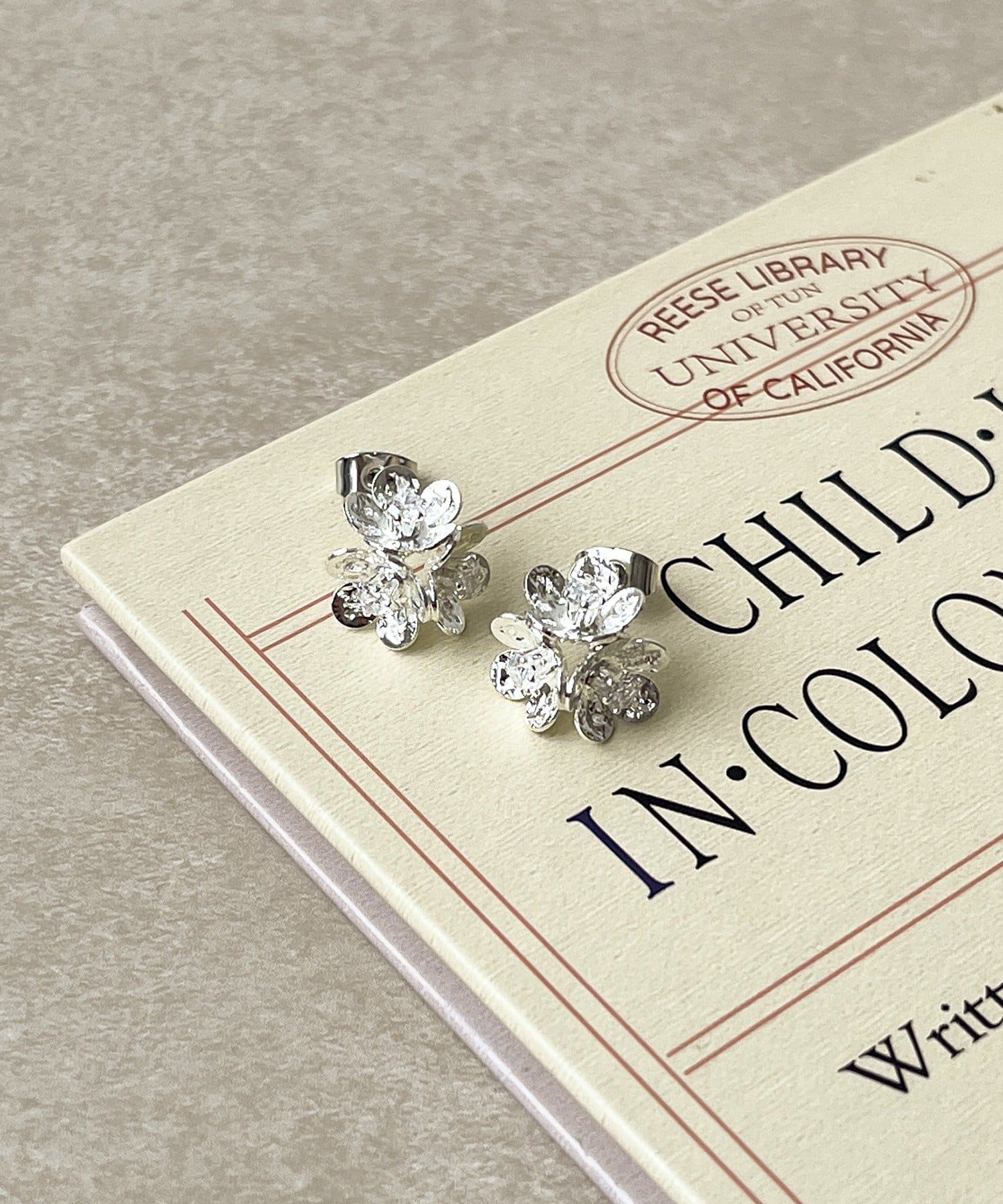 3COINS(スリーコインズ) メタルフラワーピアス