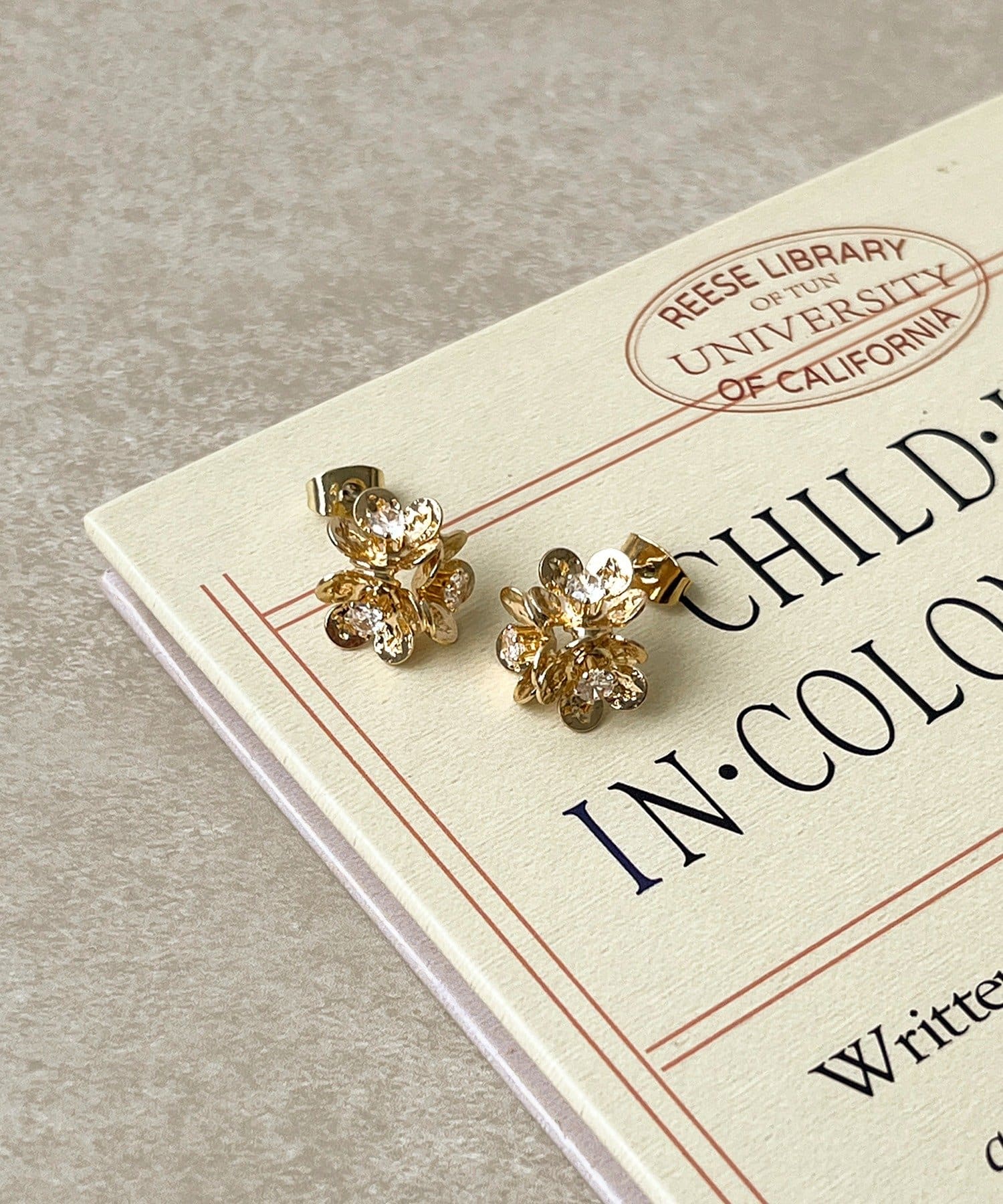 3COINS(スリーコインズ) メタルフラワーピアス