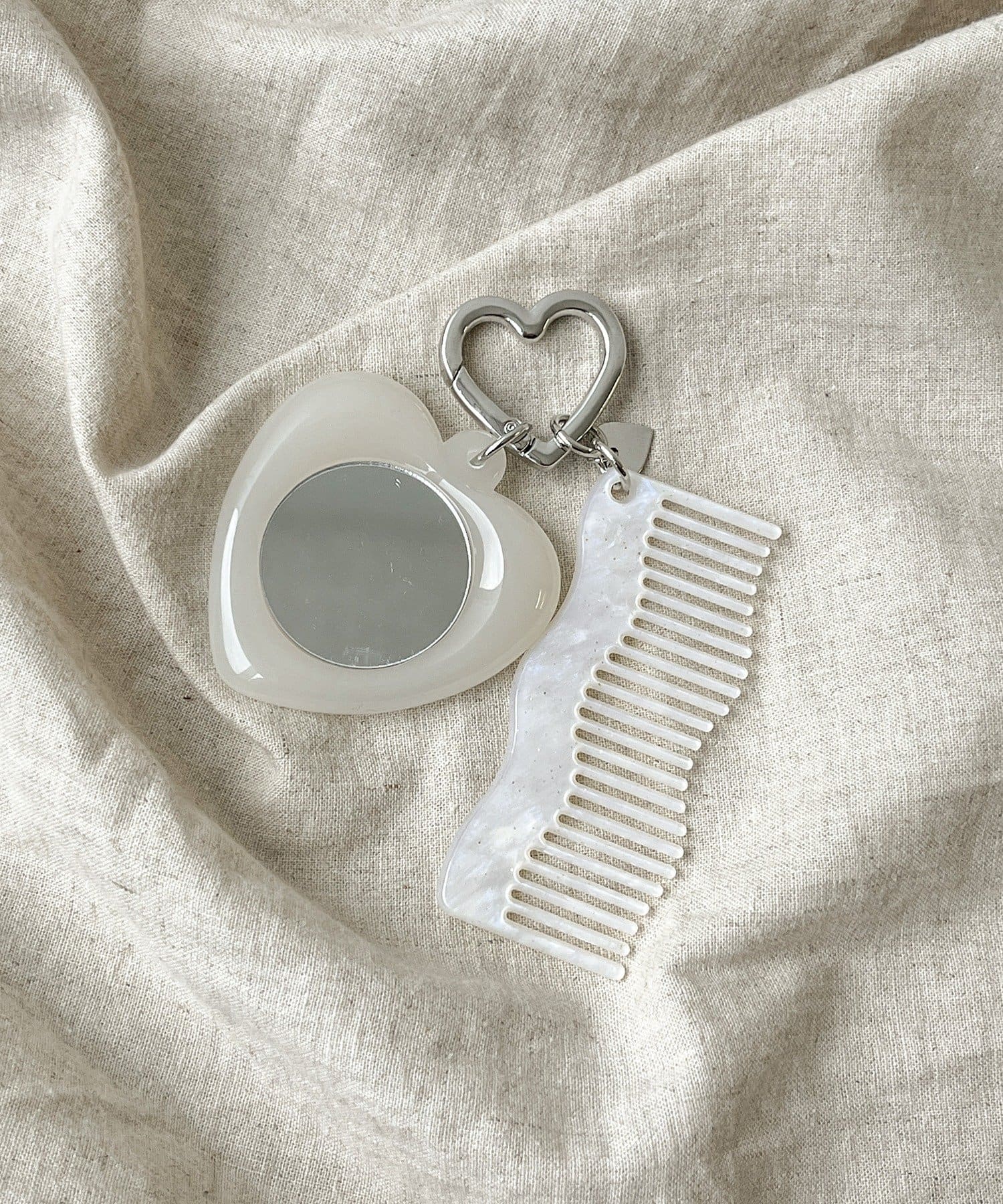 3COINS(スリーコインズ) ハートミラー&コームチャーム