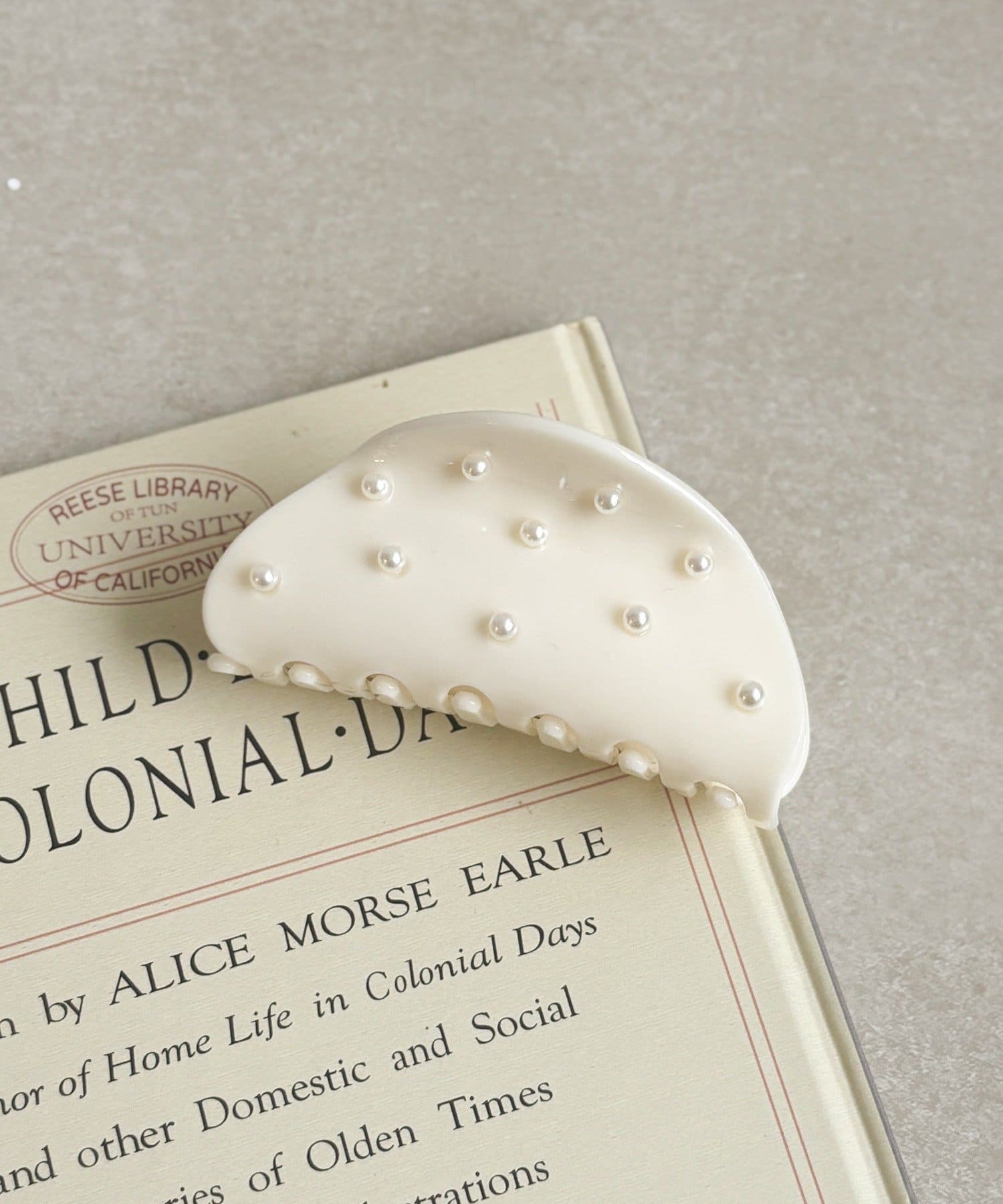 3COINS(スリーコインズ) パール付バンス