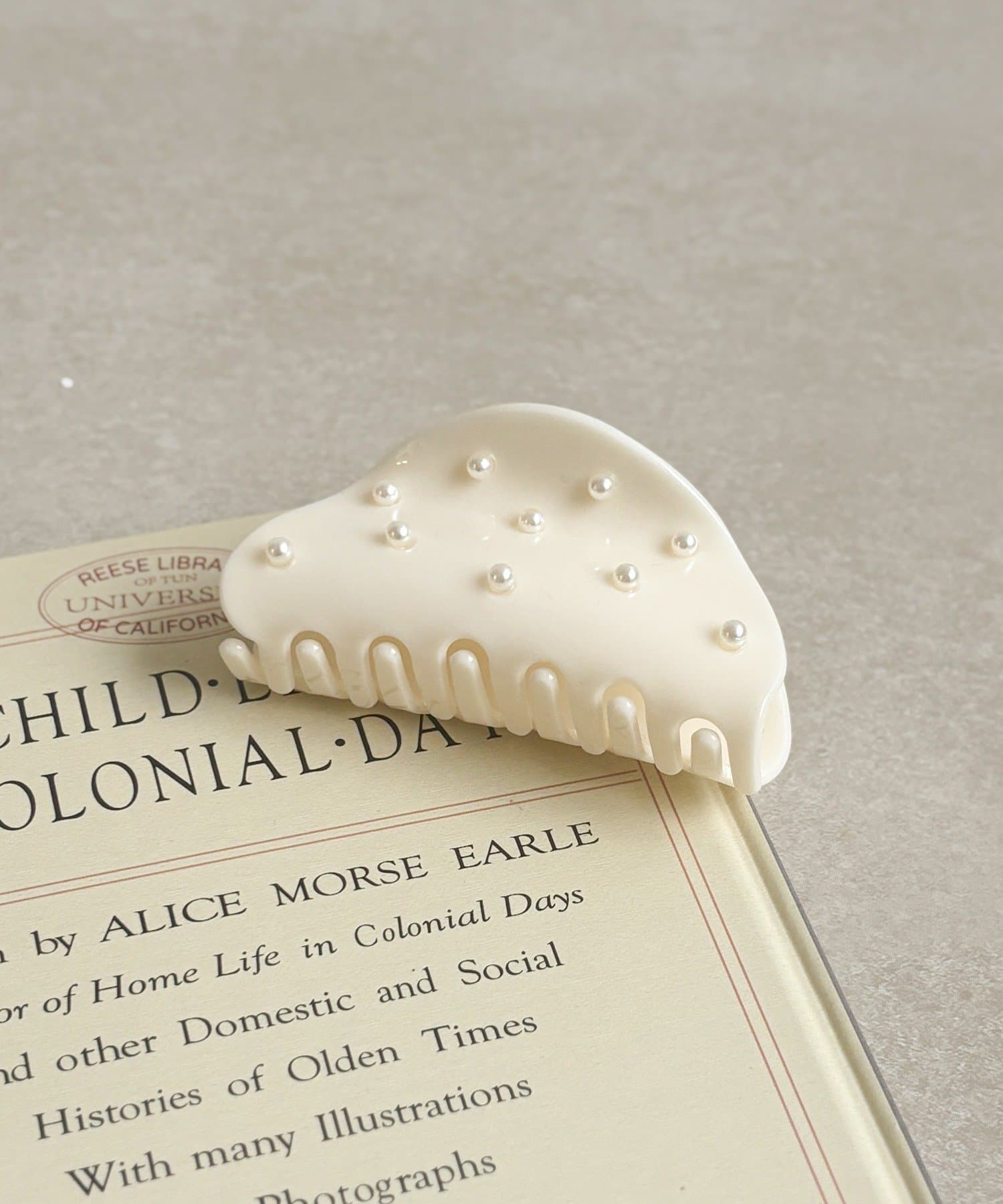 3COINS(スリーコインズ) パール付バンス