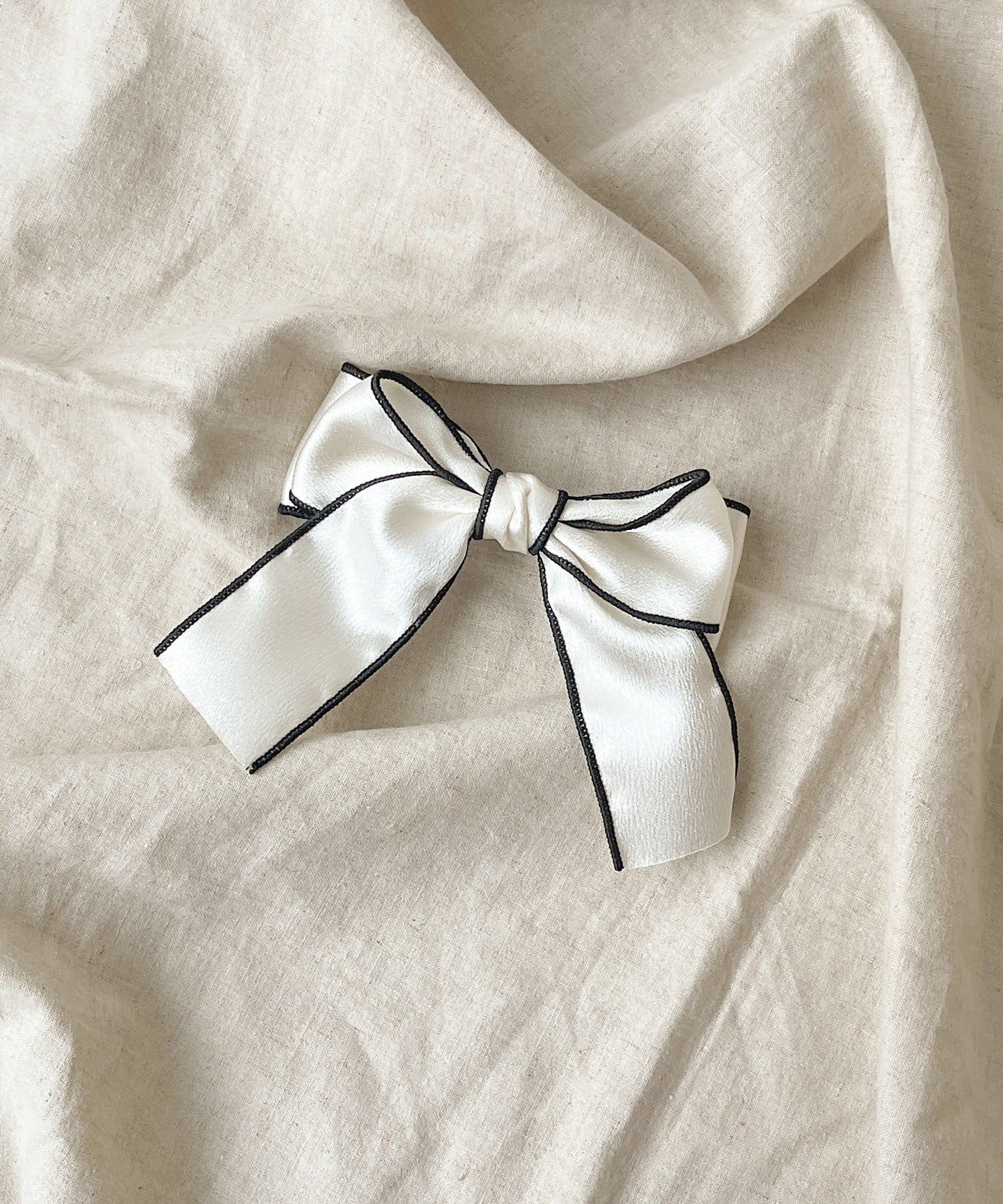 3COINS(スリーコインズ) パイピングリボンバレッタ／KIDS