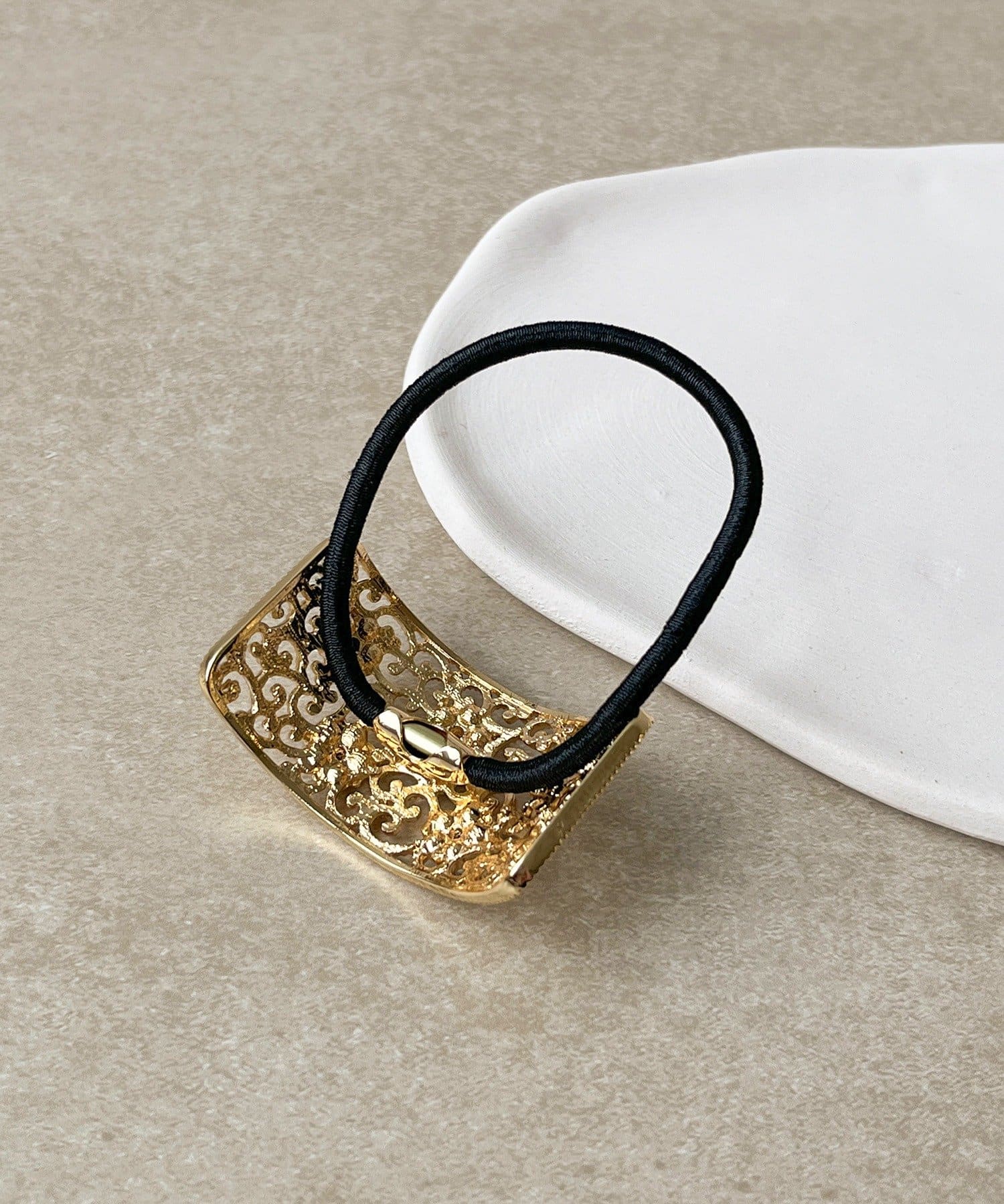 3COINS(スリーコインズ) パールスカシメタルポニー