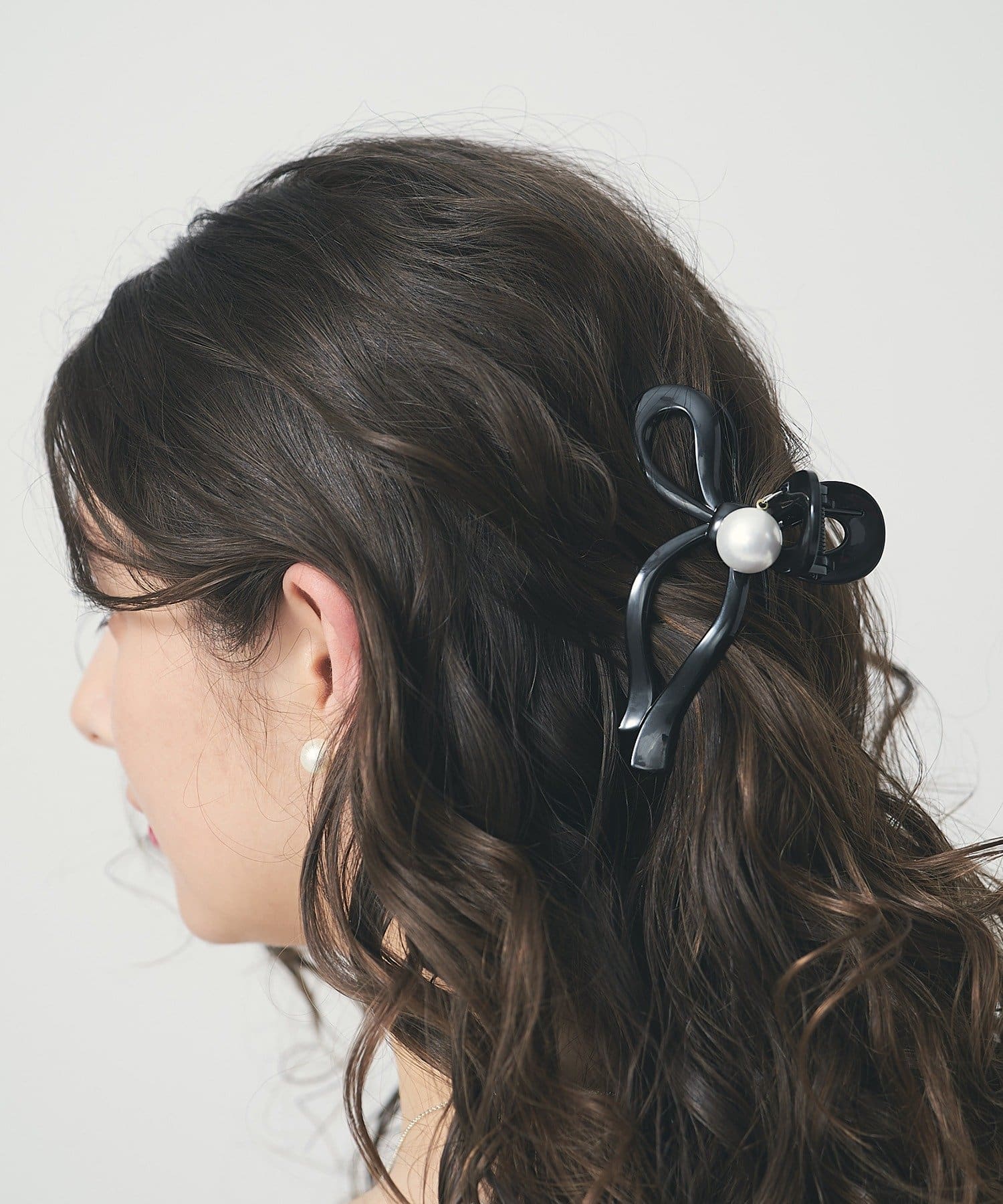 3COINS(スリーコインズ) パールチャーム付リボンバンス