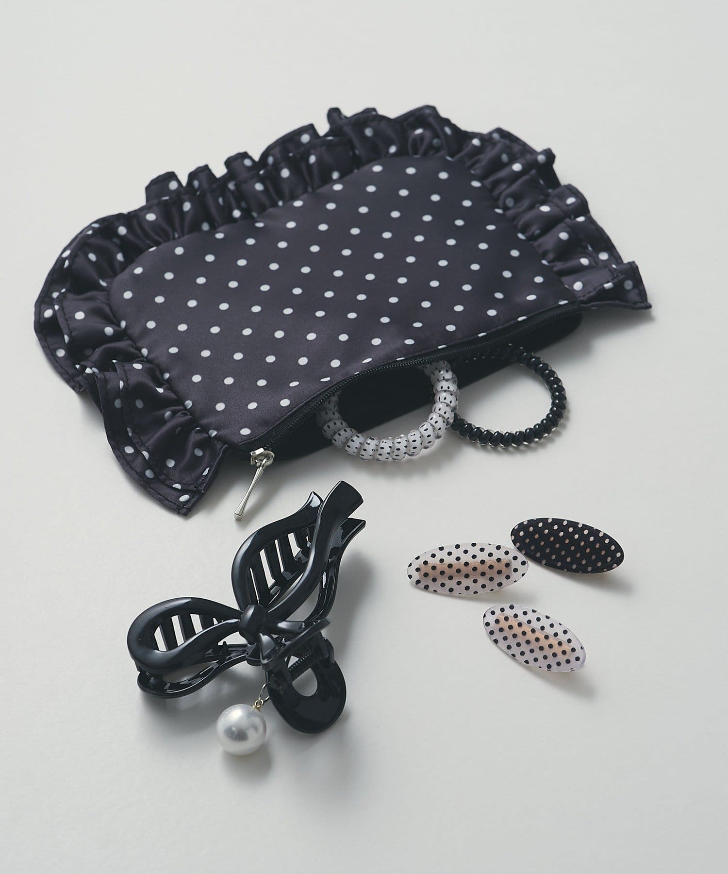 3COINS(スリーコインズ) オーバルドットクリップ2個セット