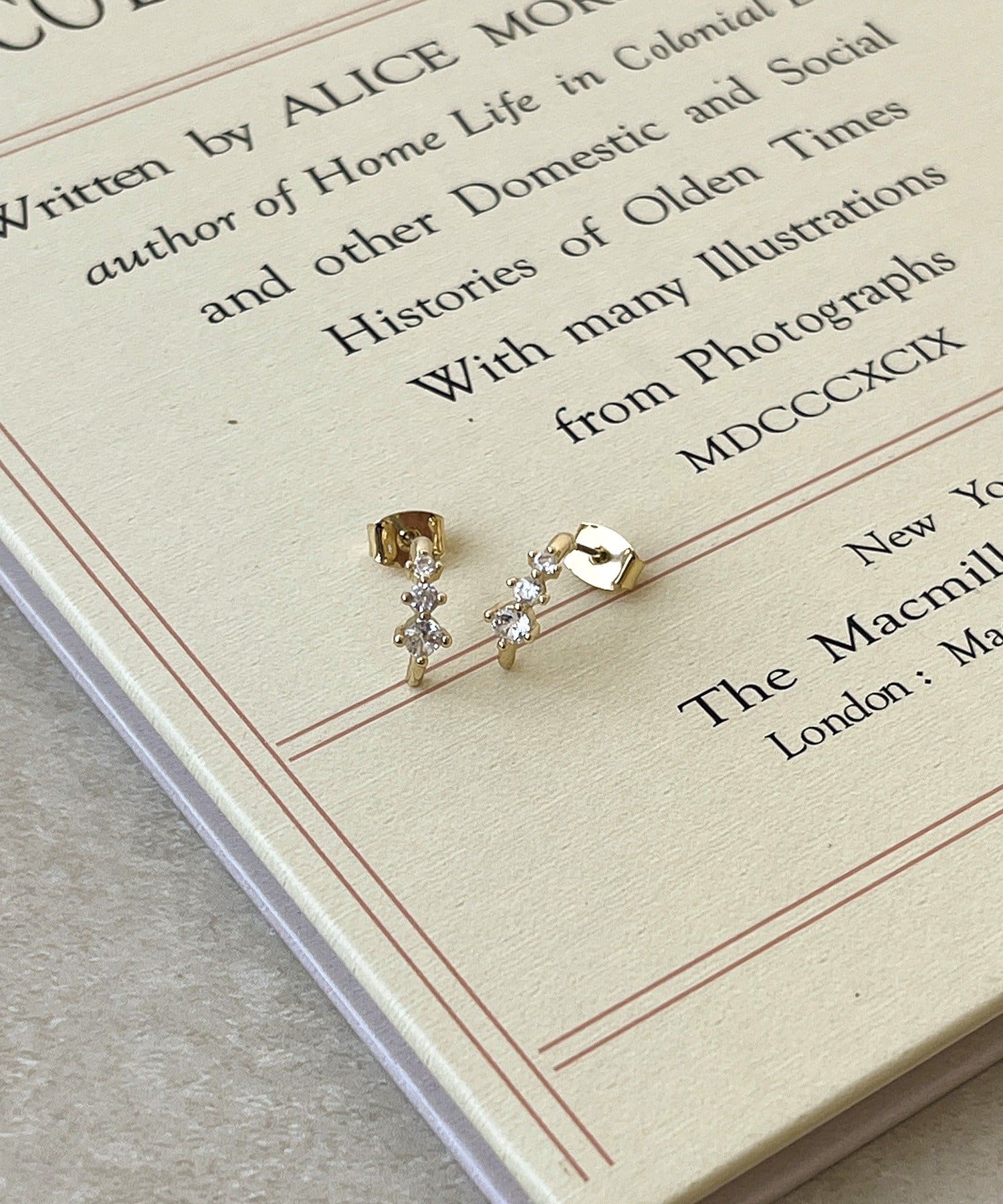 3COINS(スリーコインズ) 連キュービックピアス