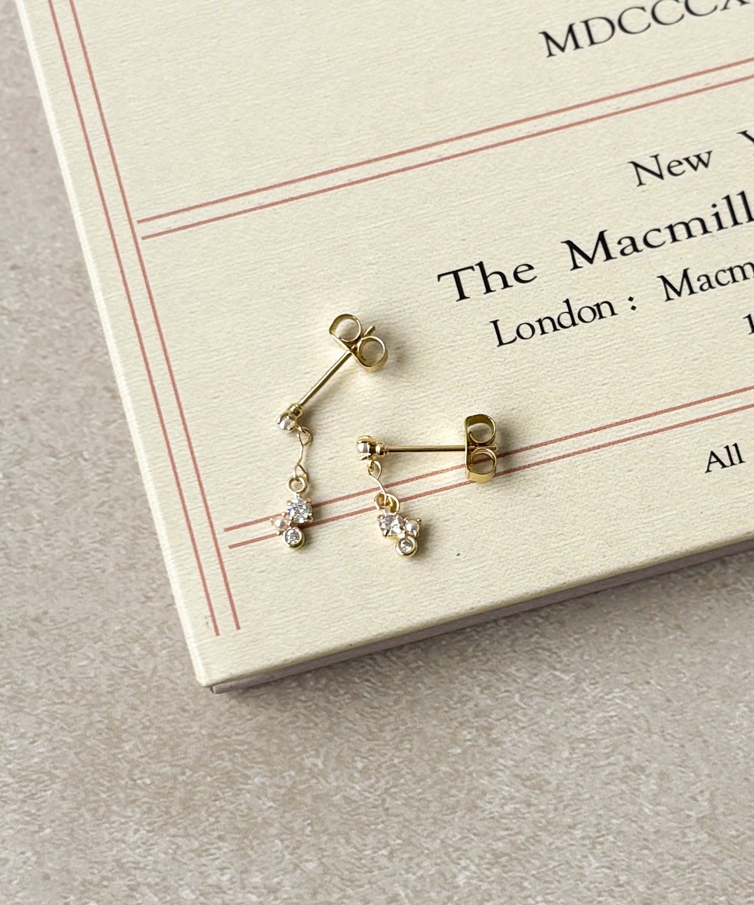 3COINS(スリーコインズ) パールガラスユレピアス