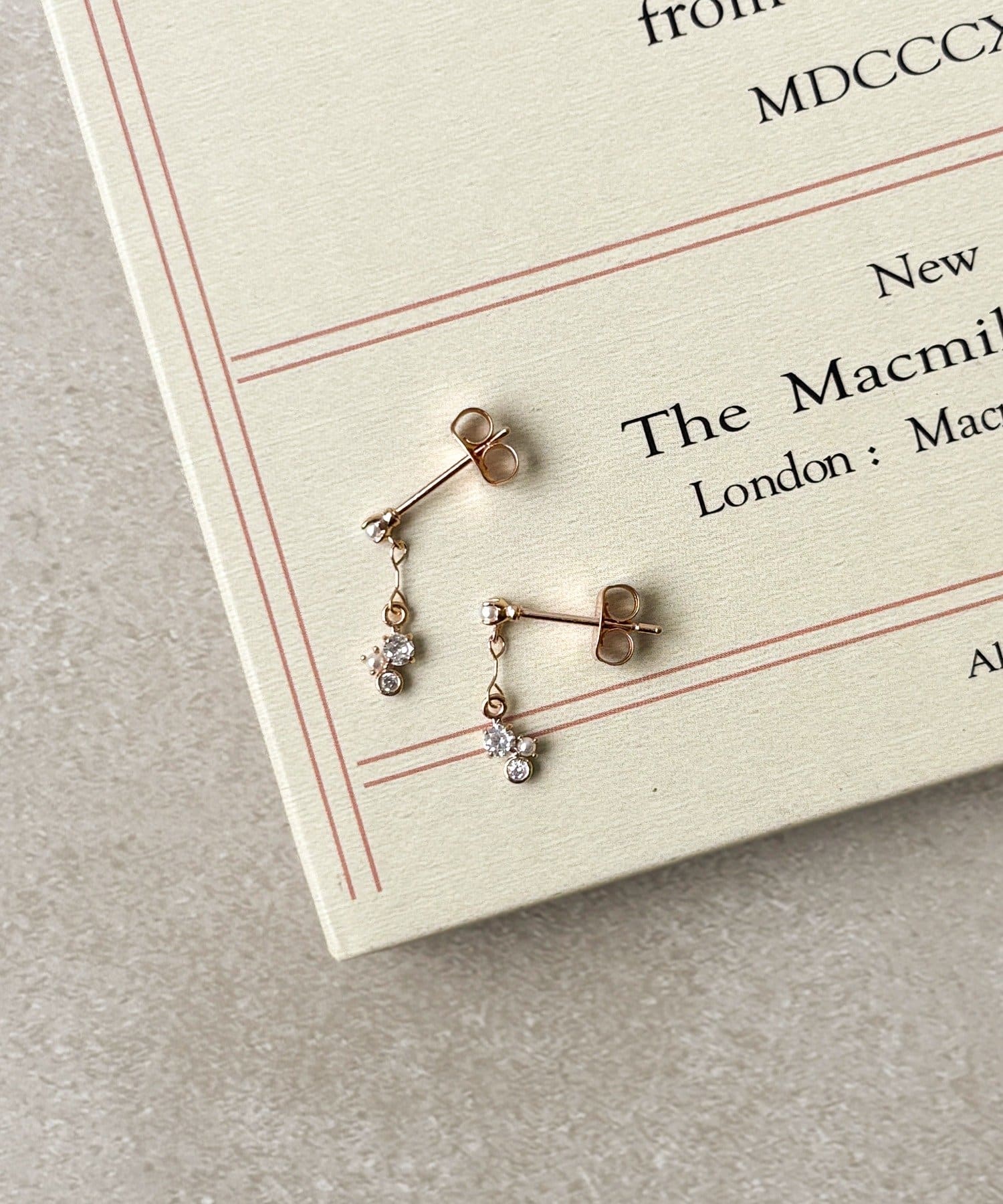 3COINS(スリーコインズ) パールガラスユレピアス