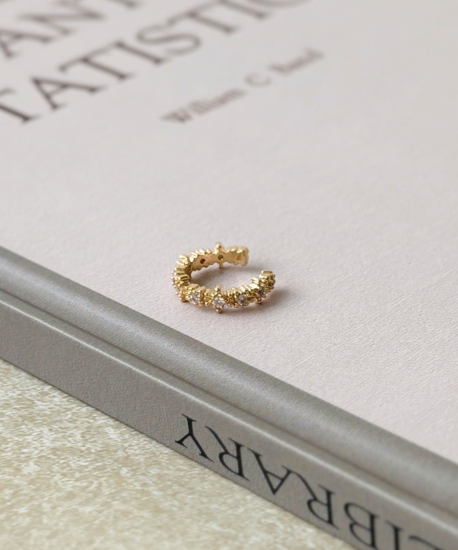 3COINS(スリーコインズ) キラキラキュービックイヤカフ