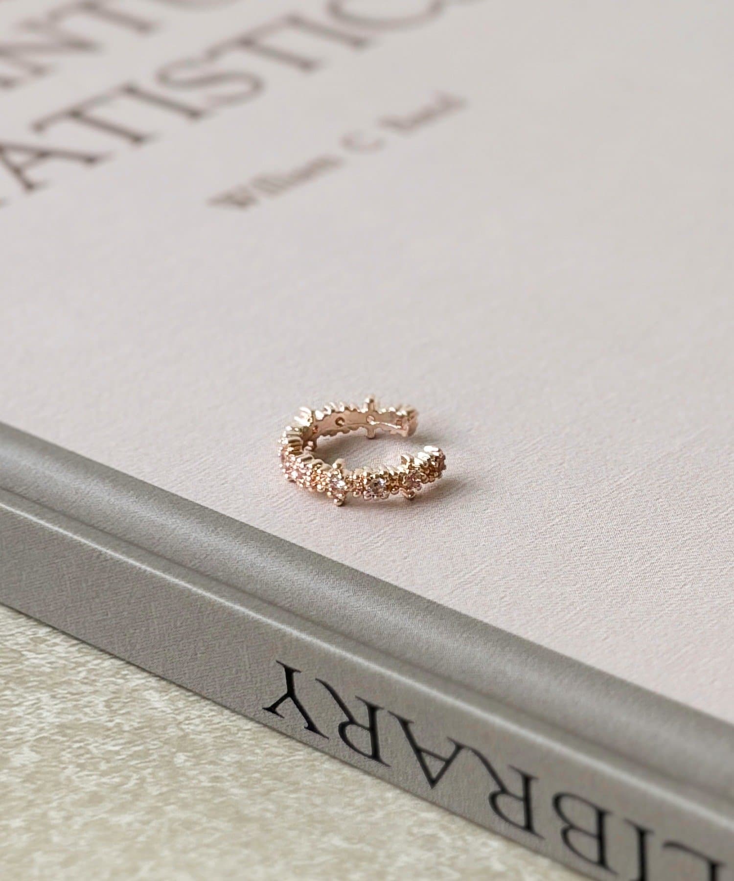 3COINS(スリーコインズ) キラキラキュービックイヤカフ