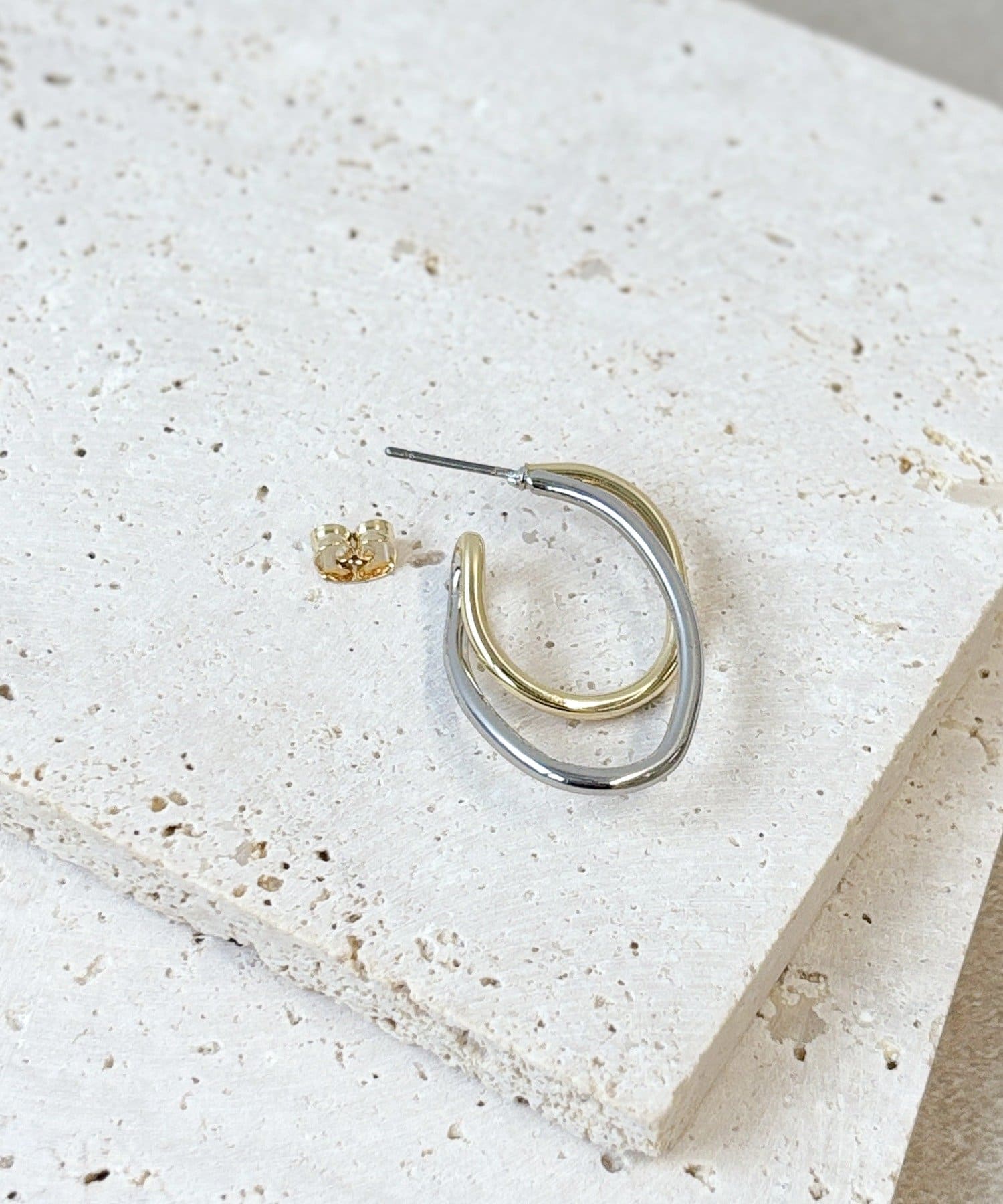 3COINS(スリーコインズ) ダブルカラーカーブピアス