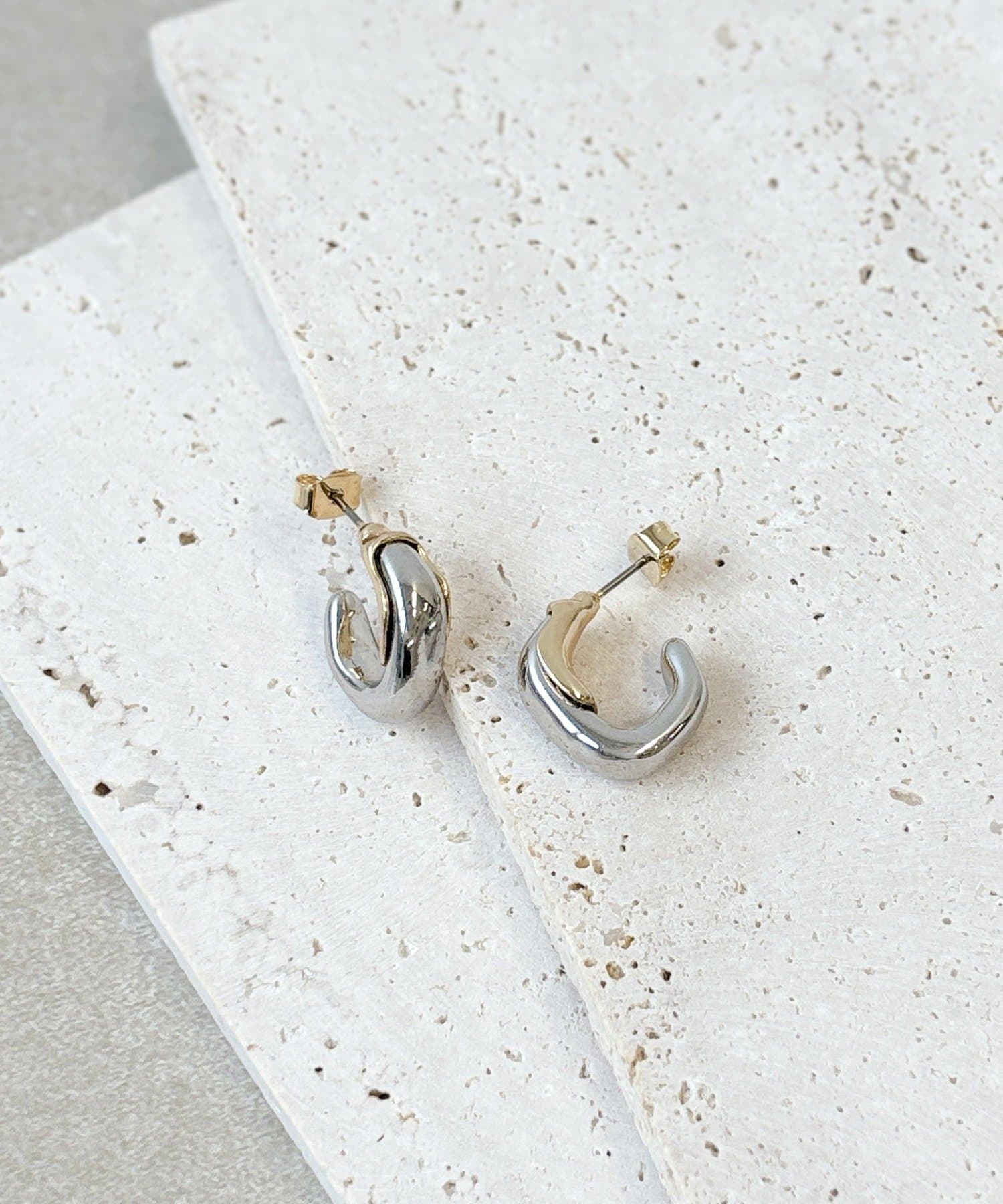 3COINS(スリーコインズ) メタルフープピアス