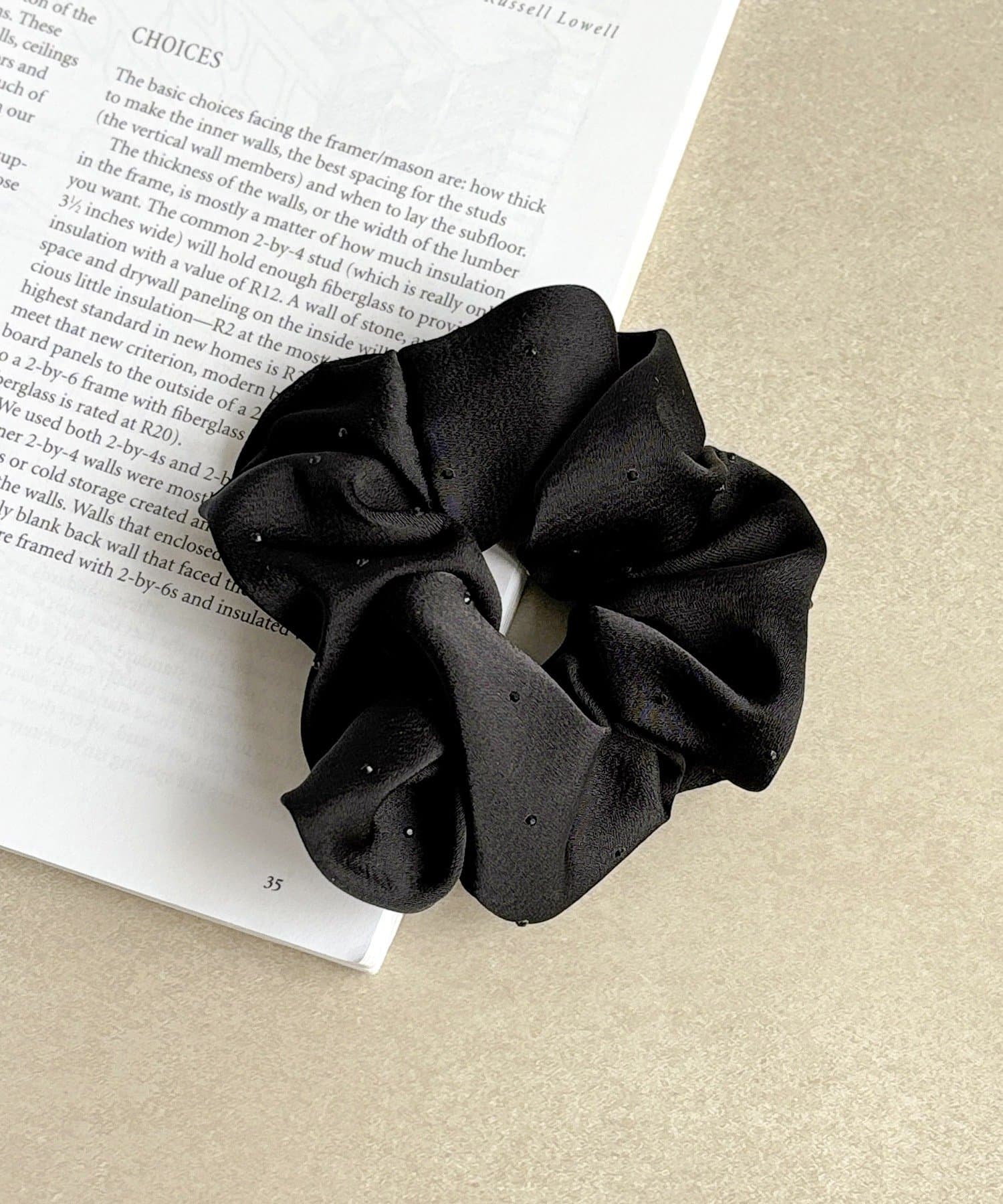 3COINS(スリーコインズ) キラキラシュシュ