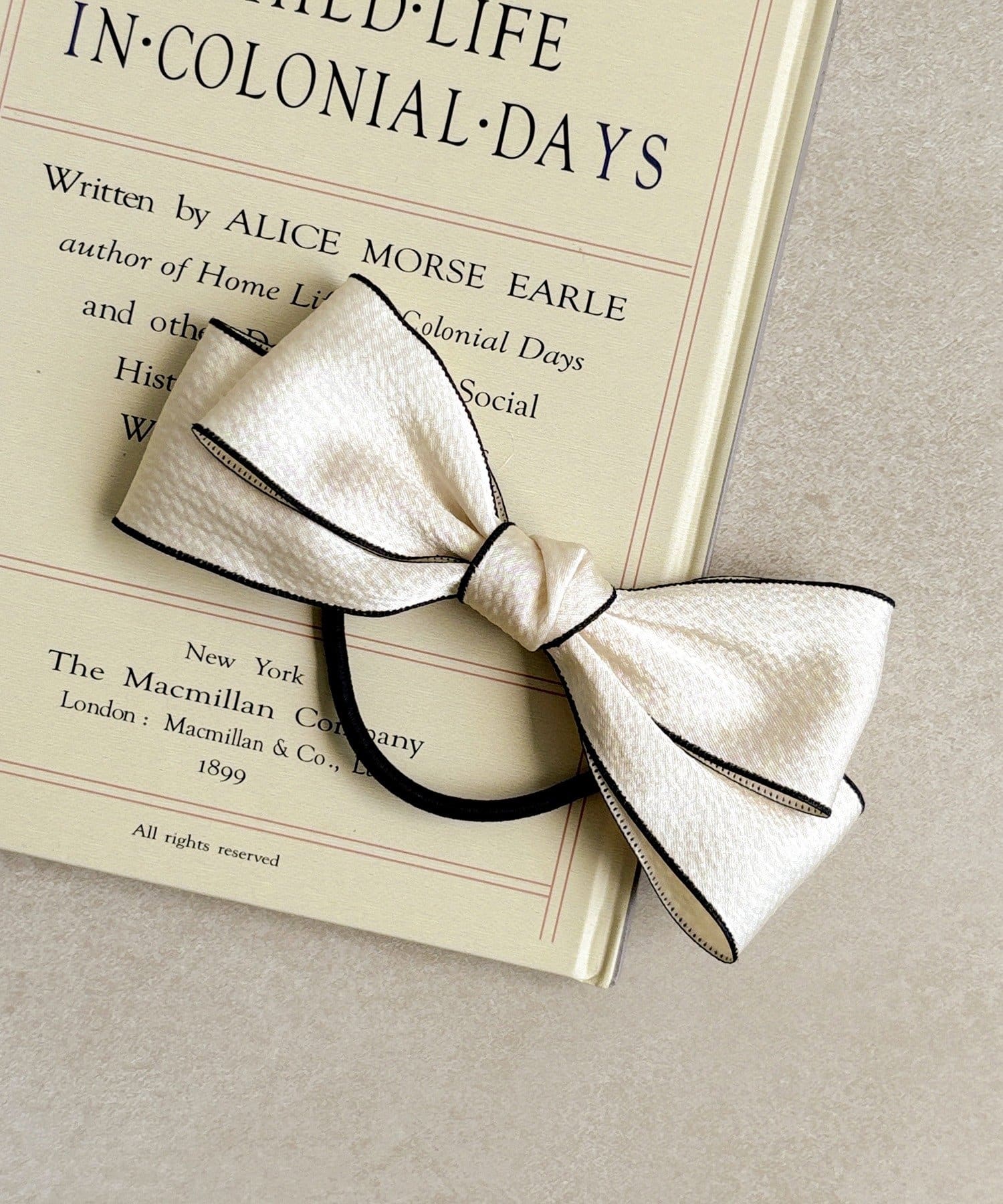 3COINS(スリーコインズ) モノトーンリボンポニー