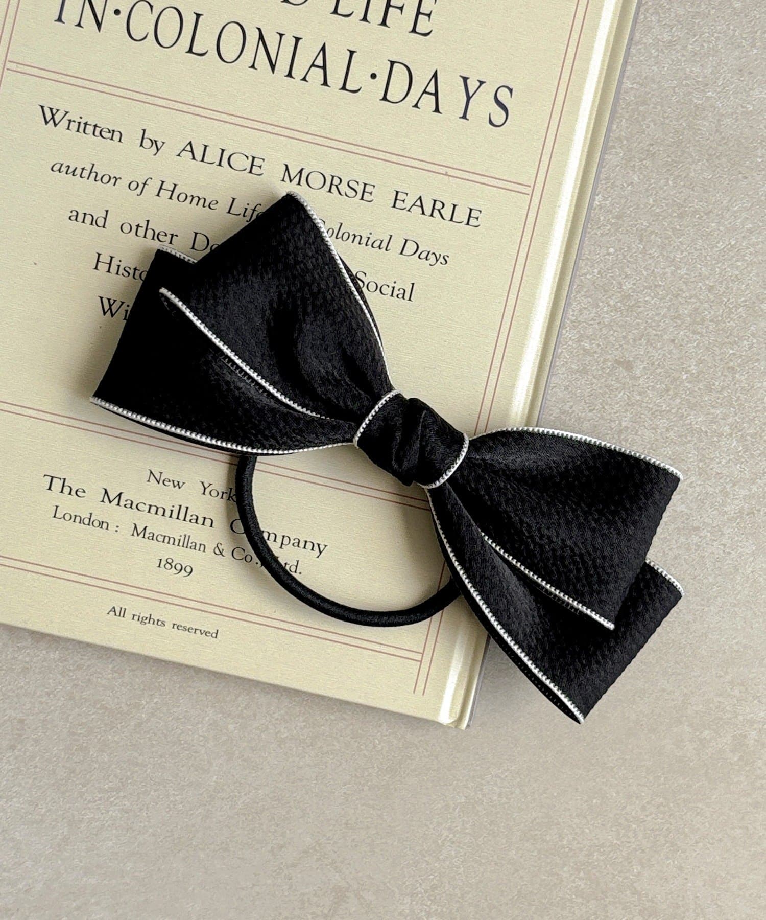 3COINS(スリーコインズ) モノトーンリボンポニー