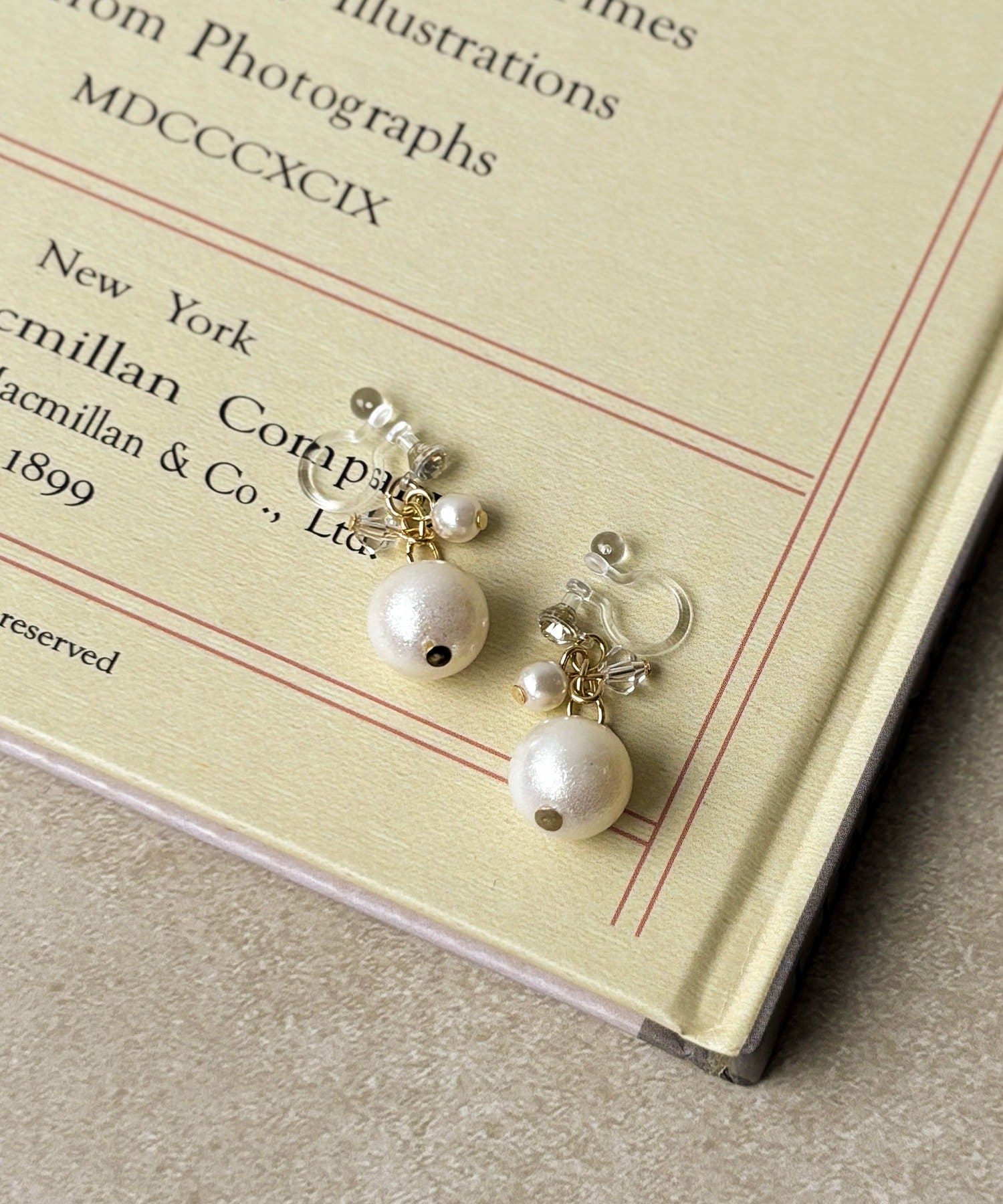 3COINS(スリーコインズ) パールじゃら樹脂イヤリング