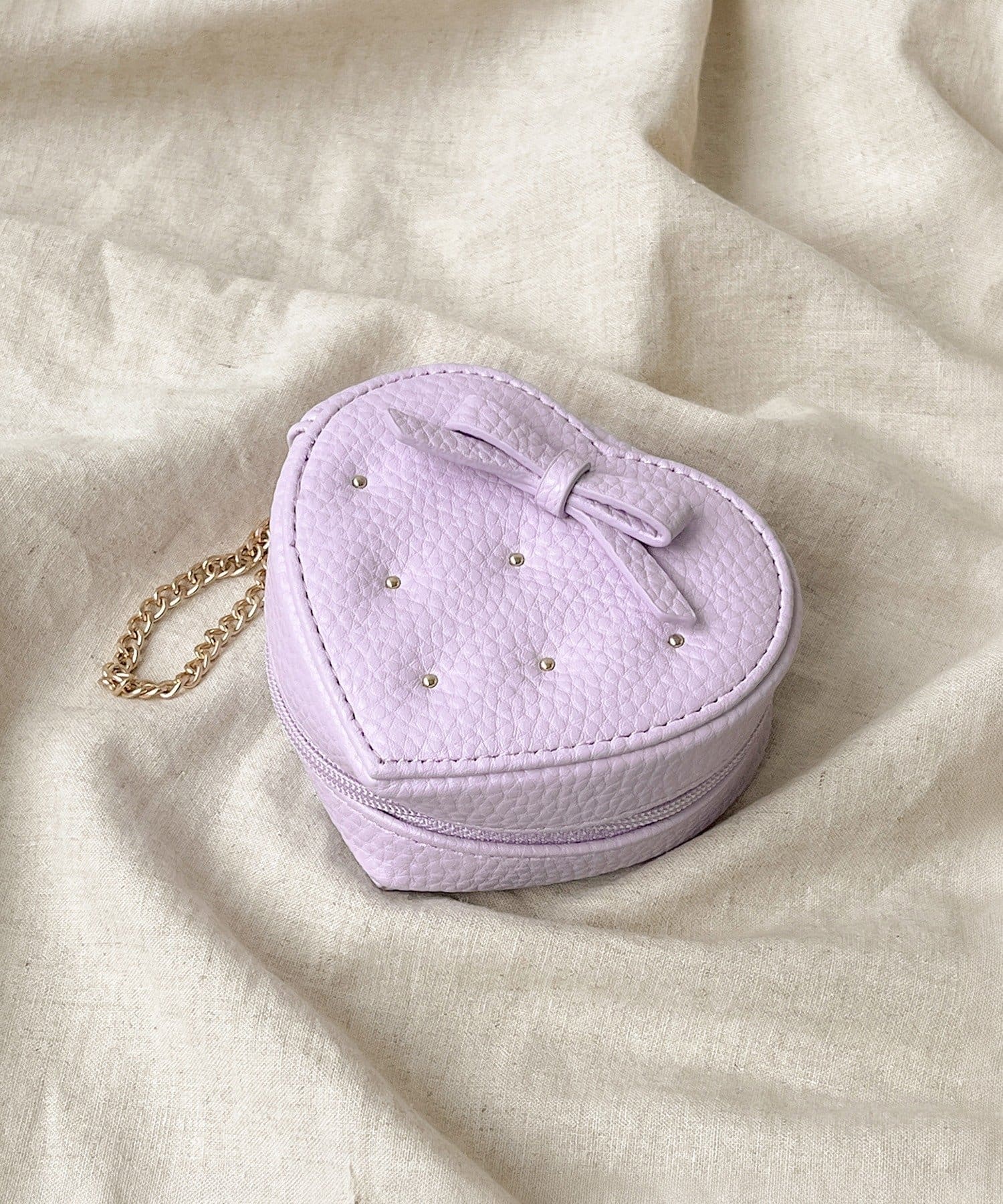 3COINS(スリーコインズ) チェーン付きハートポーチ