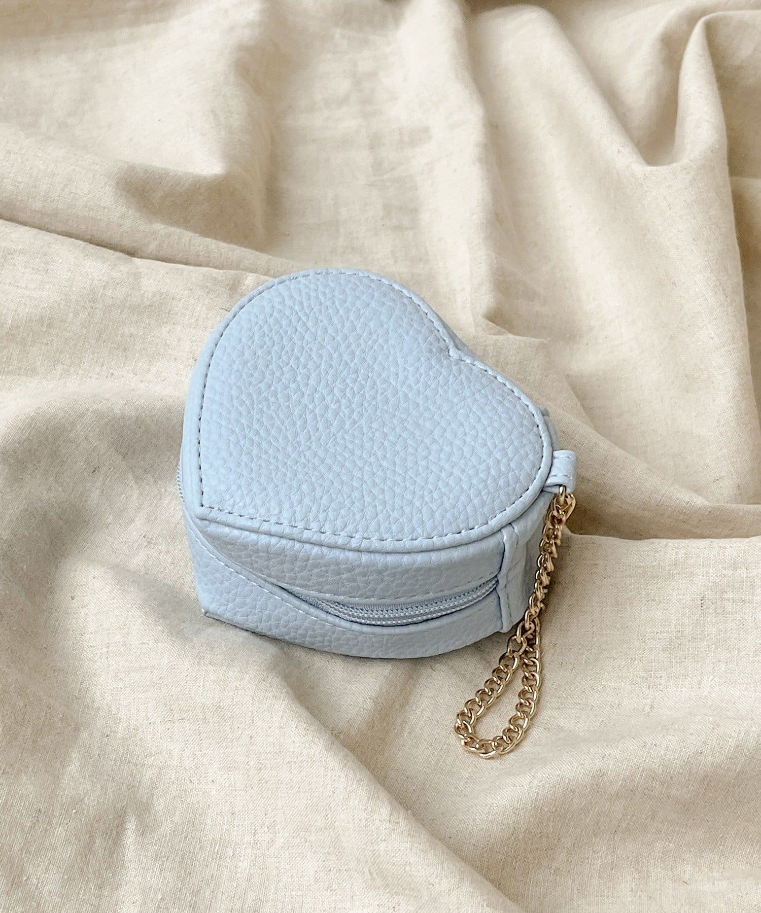 3COINS(スリーコインズ) チェーン付きハートポーチ