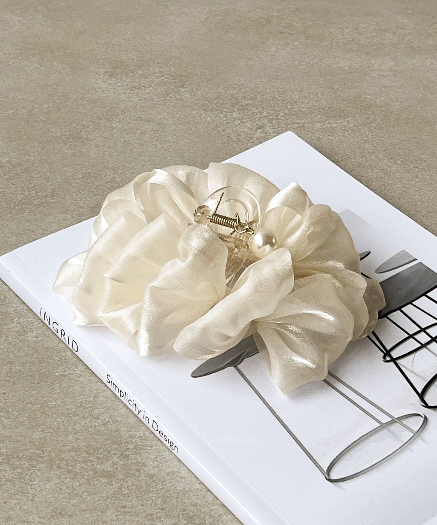 3COINS(スリーコインズ) ヒトツブパールフリルバンス