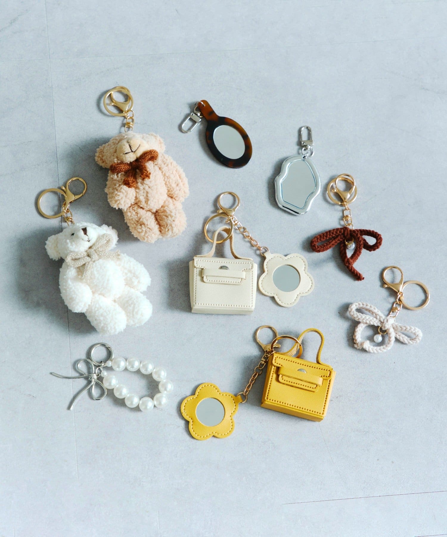 salut!(サリュ) パールリボンチャーム