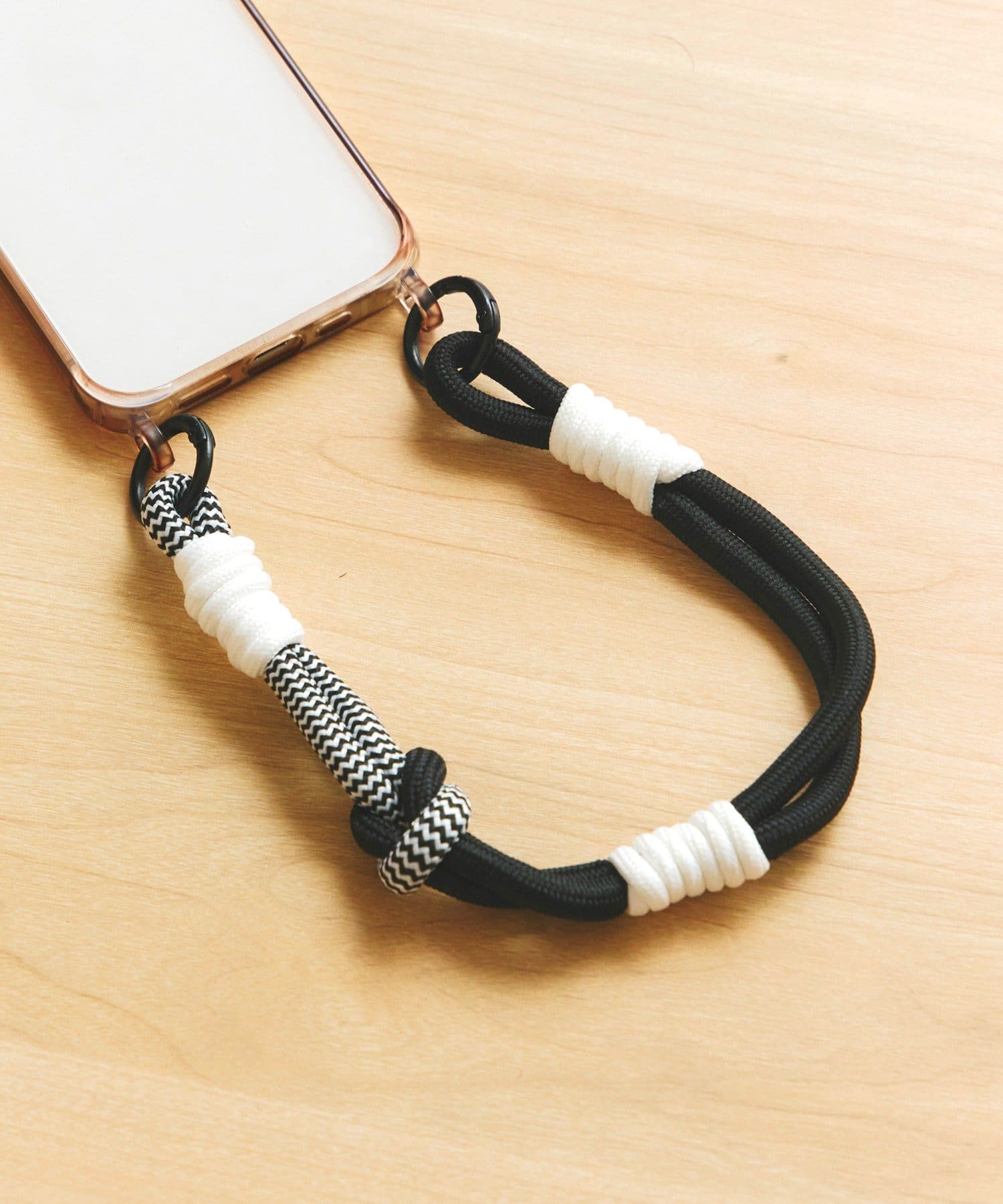 salut!(サリュ) ボーダーデザインミックススマホストラップ