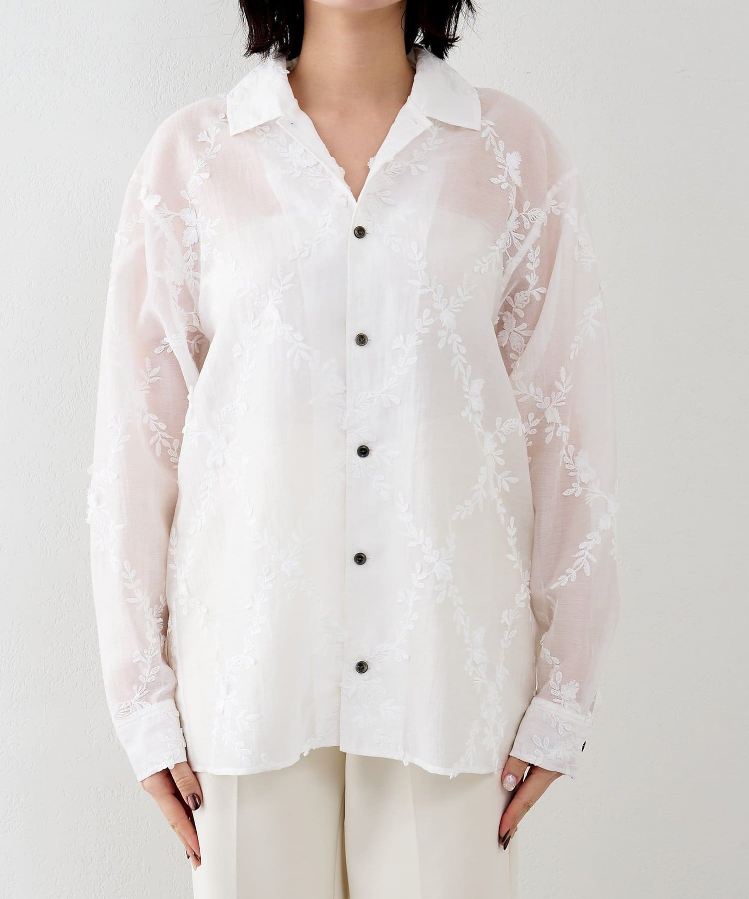 Whim Gazette(ウィム ガゼット) 3D刺繍シャツ