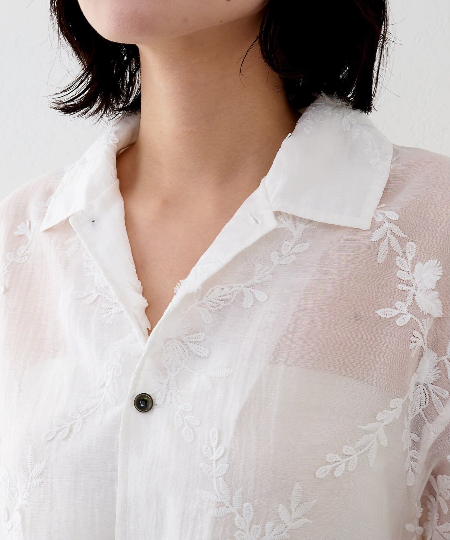 Whim Gazette(ウィム ガゼット) 3D刺繍シャツ