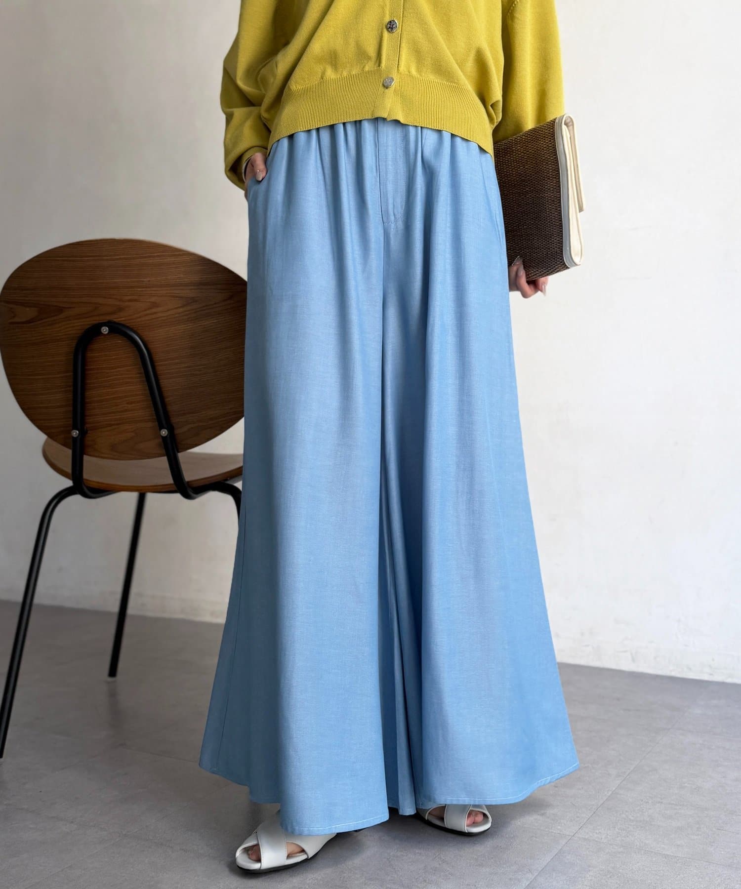 Chez toi(シェトワ) 落ち感フレアテンセルパンツ