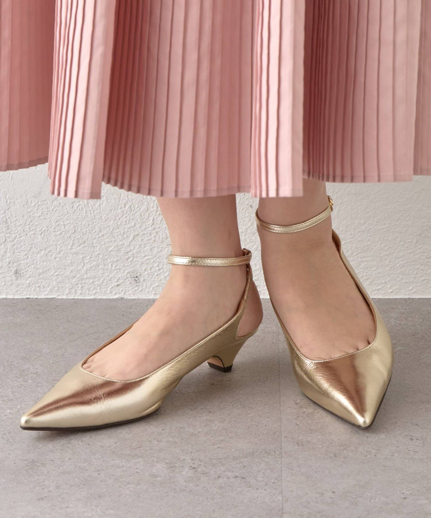 La boutique BonBon(ラブティックボンボン) ポインテッドストラップサンダル