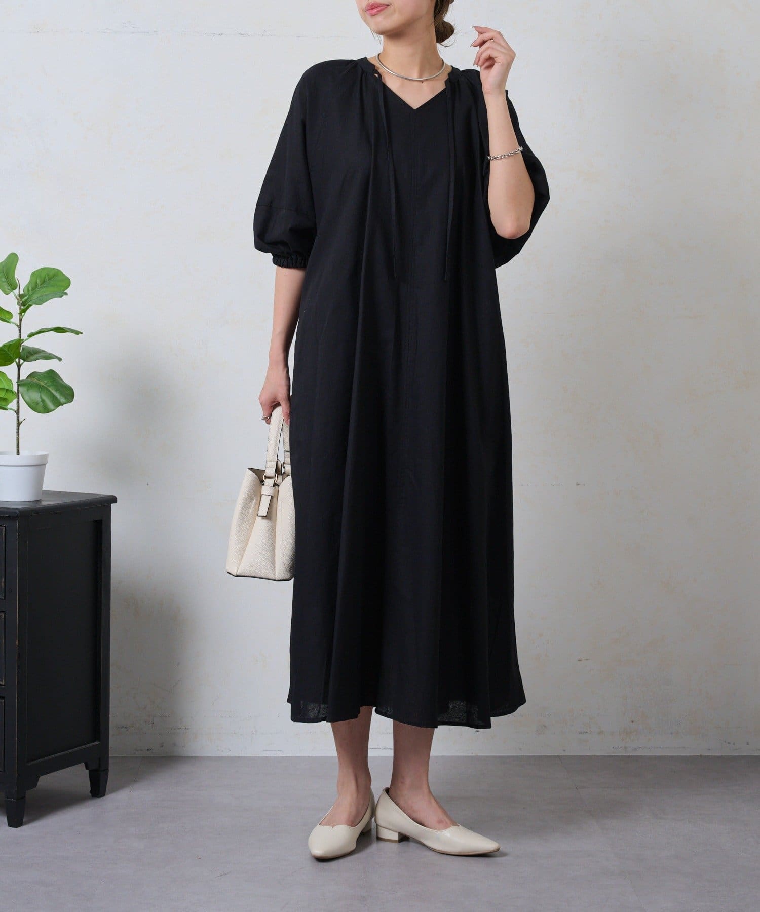 Jena　espace merveilleux(ジェナ　エスパスメルヴェイユ) キーネックリネンワンピ