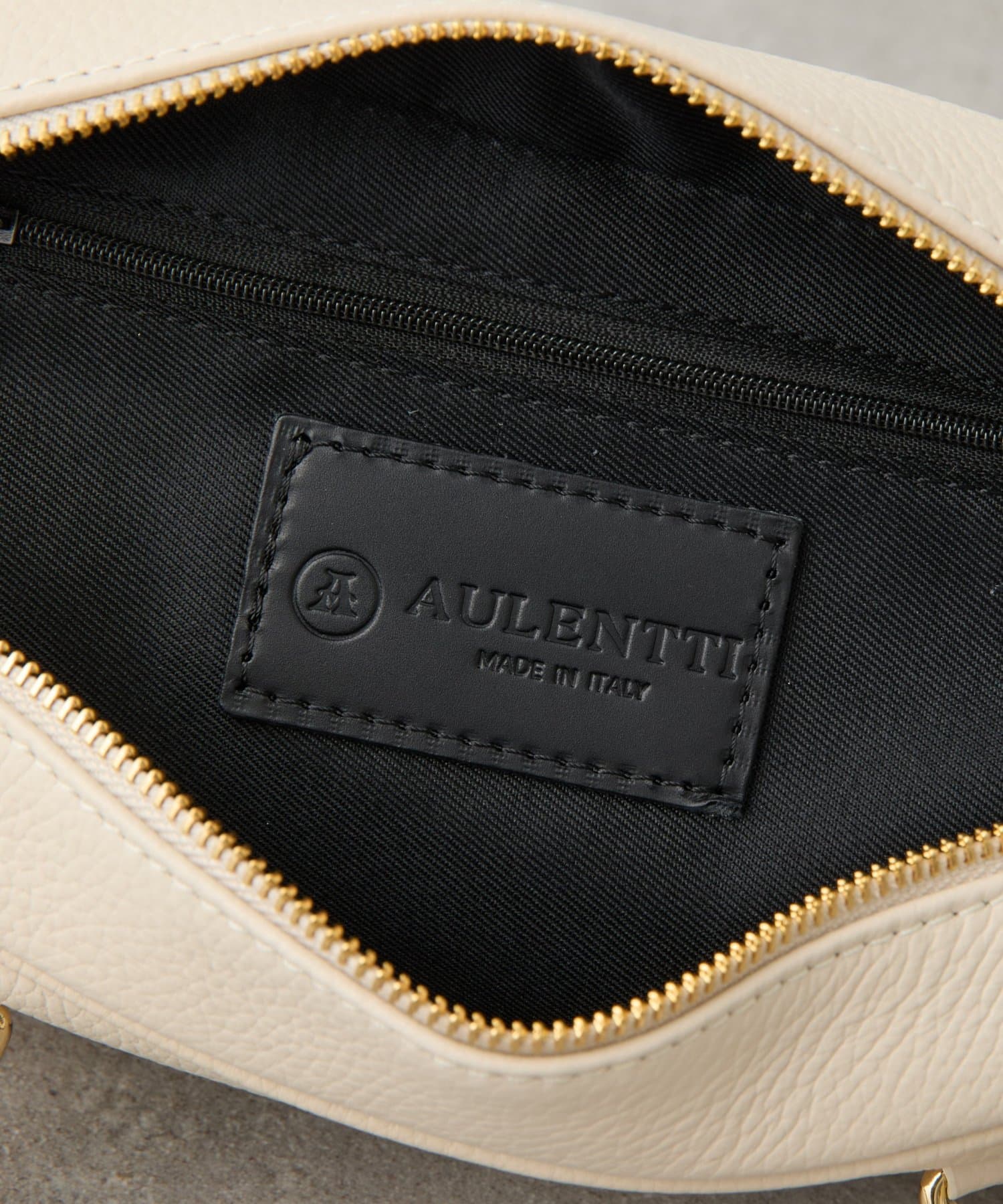 La boutique BonBon(ラブティックボンボン) 【オウレンティ】ストラップ付ハンドバッグ