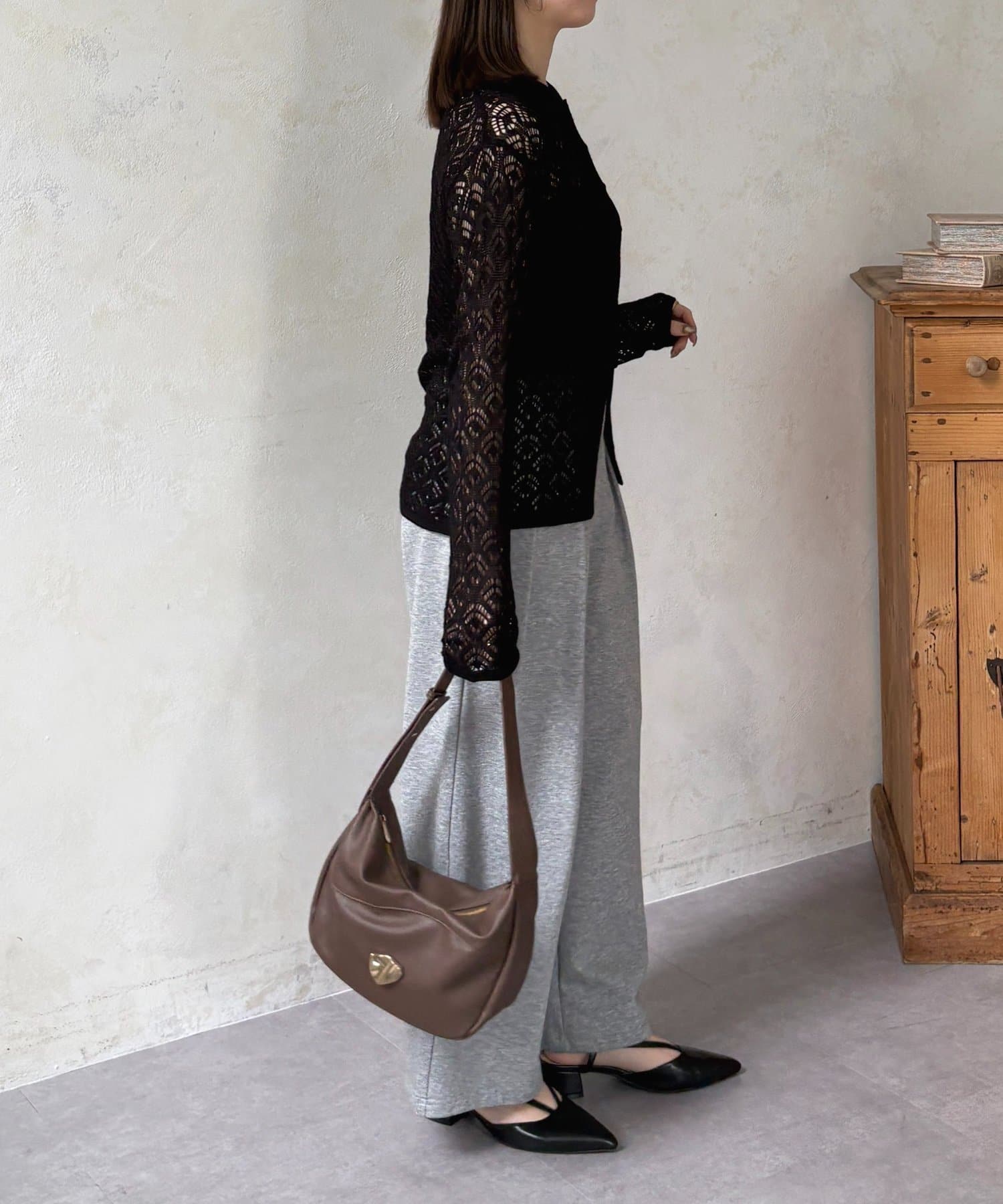 Thevon.(ゼヴォン) 透かし編み襟付きカーディガン