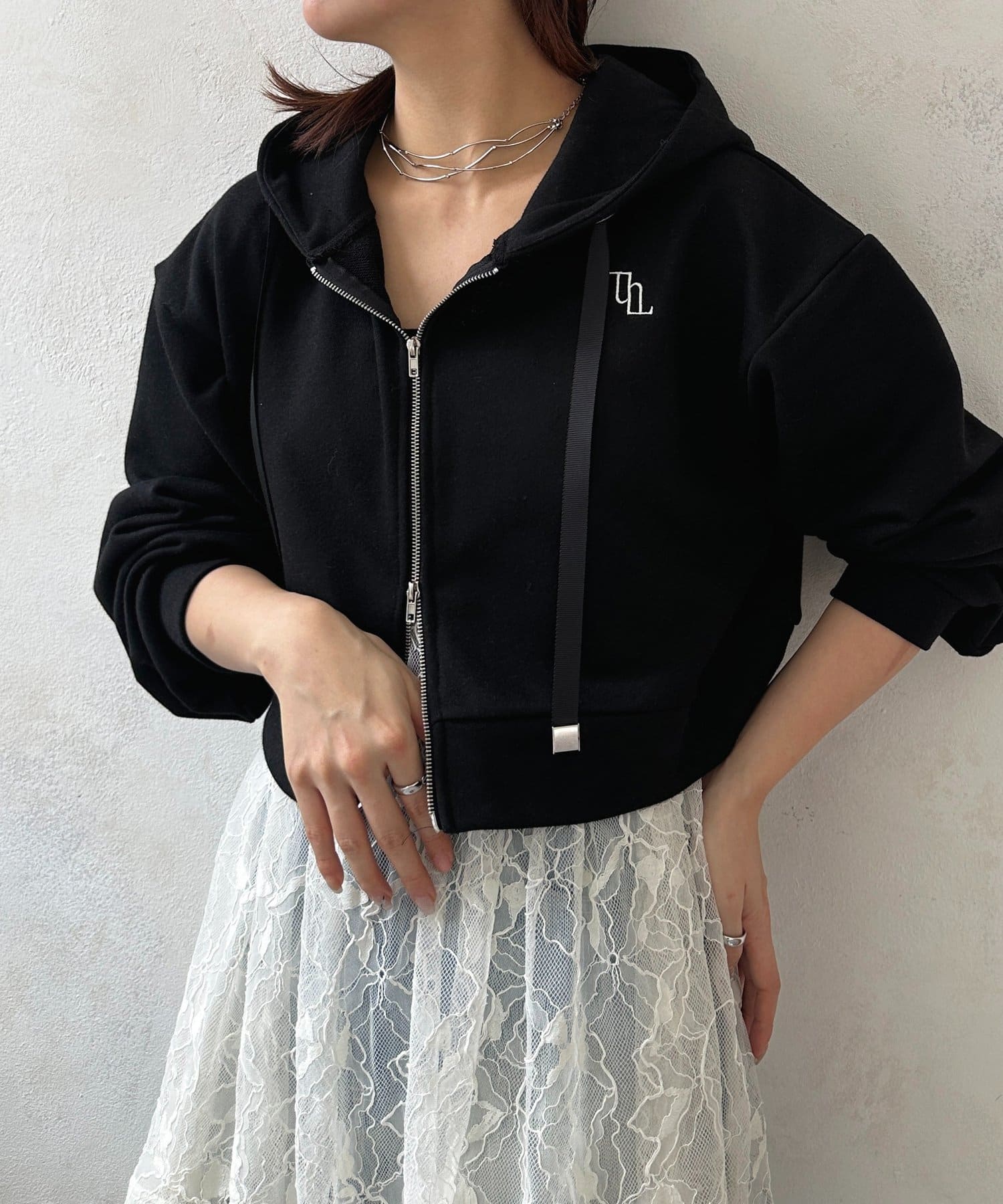 Thevon.(ゼヴォン) ダブルジップ裏毛ショートパーカー