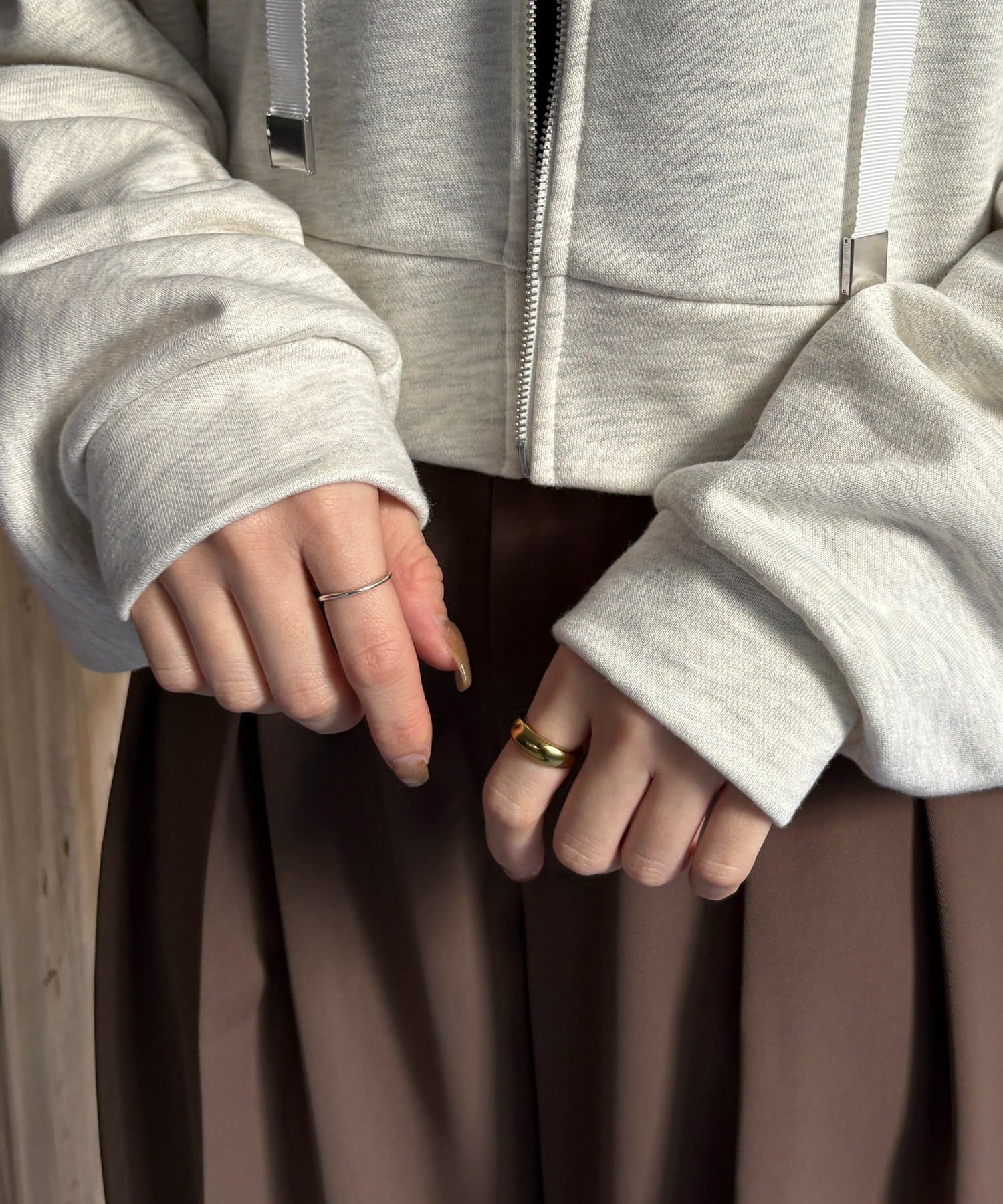 Thevon.(ゼヴォン) ダブルジップ裏毛ショートパーカー