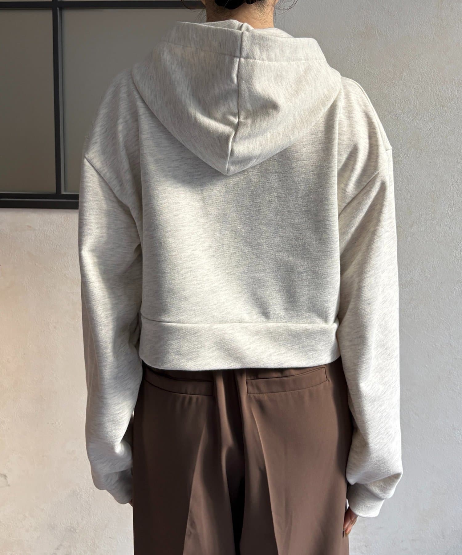 Thevon.(ゼヴォン) ダブルジップ裏毛ショートパーカー