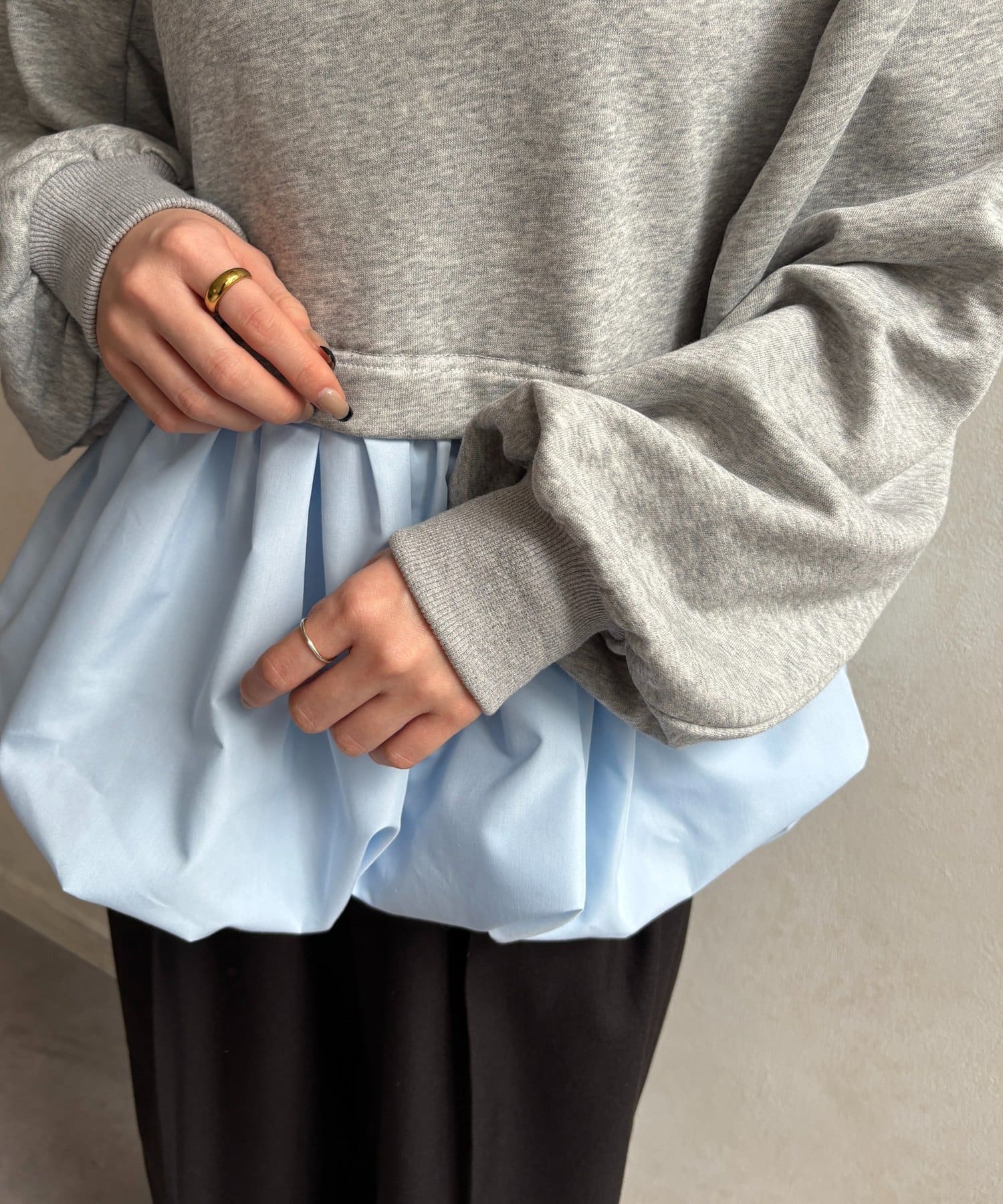 Thevon.(ゼヴォン) 裾バルーンボートネック裏毛プルオーバー