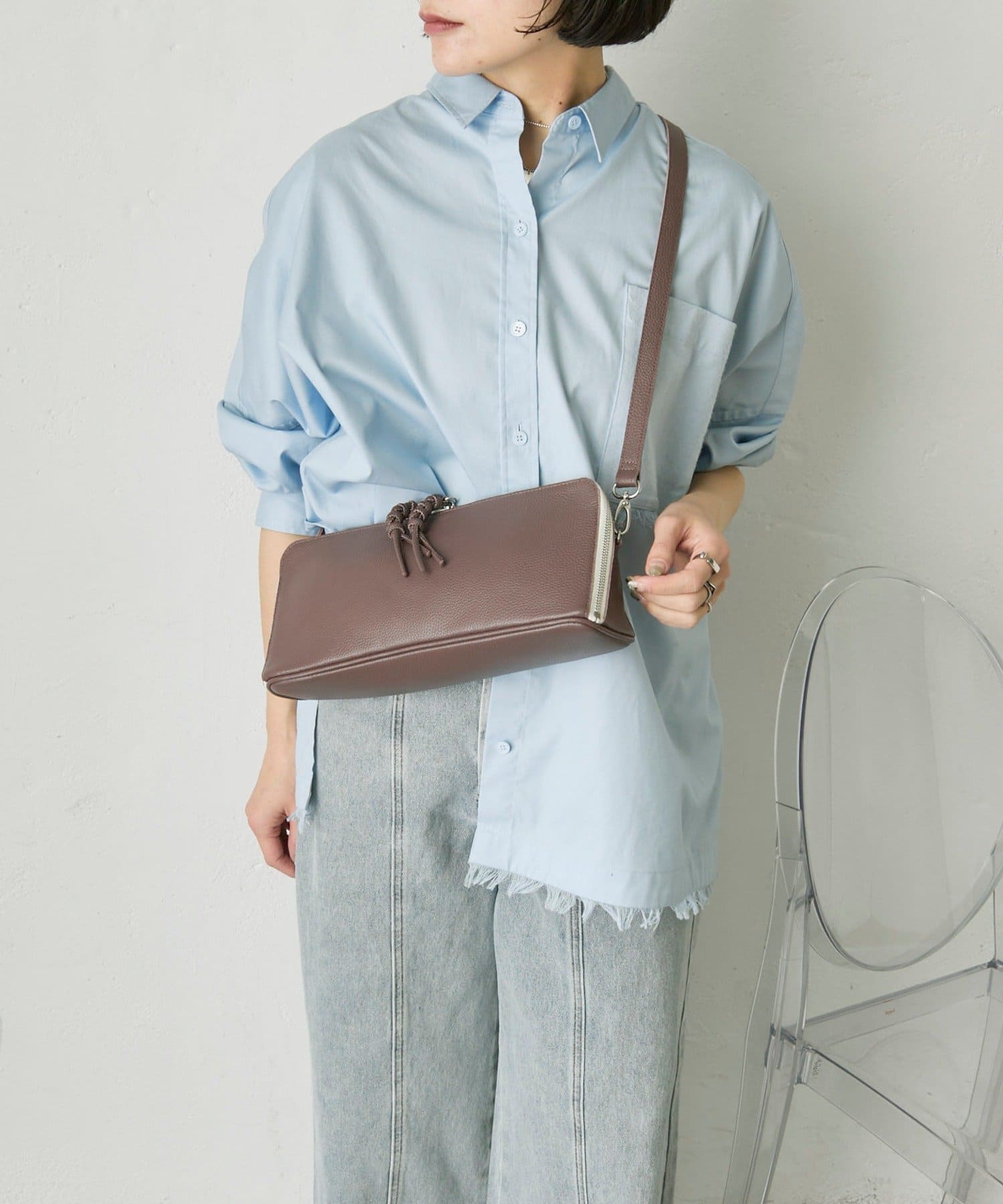 ear PAPILLONNER(イア パピヨネ) トライアングルショルダーバッグ《本革》