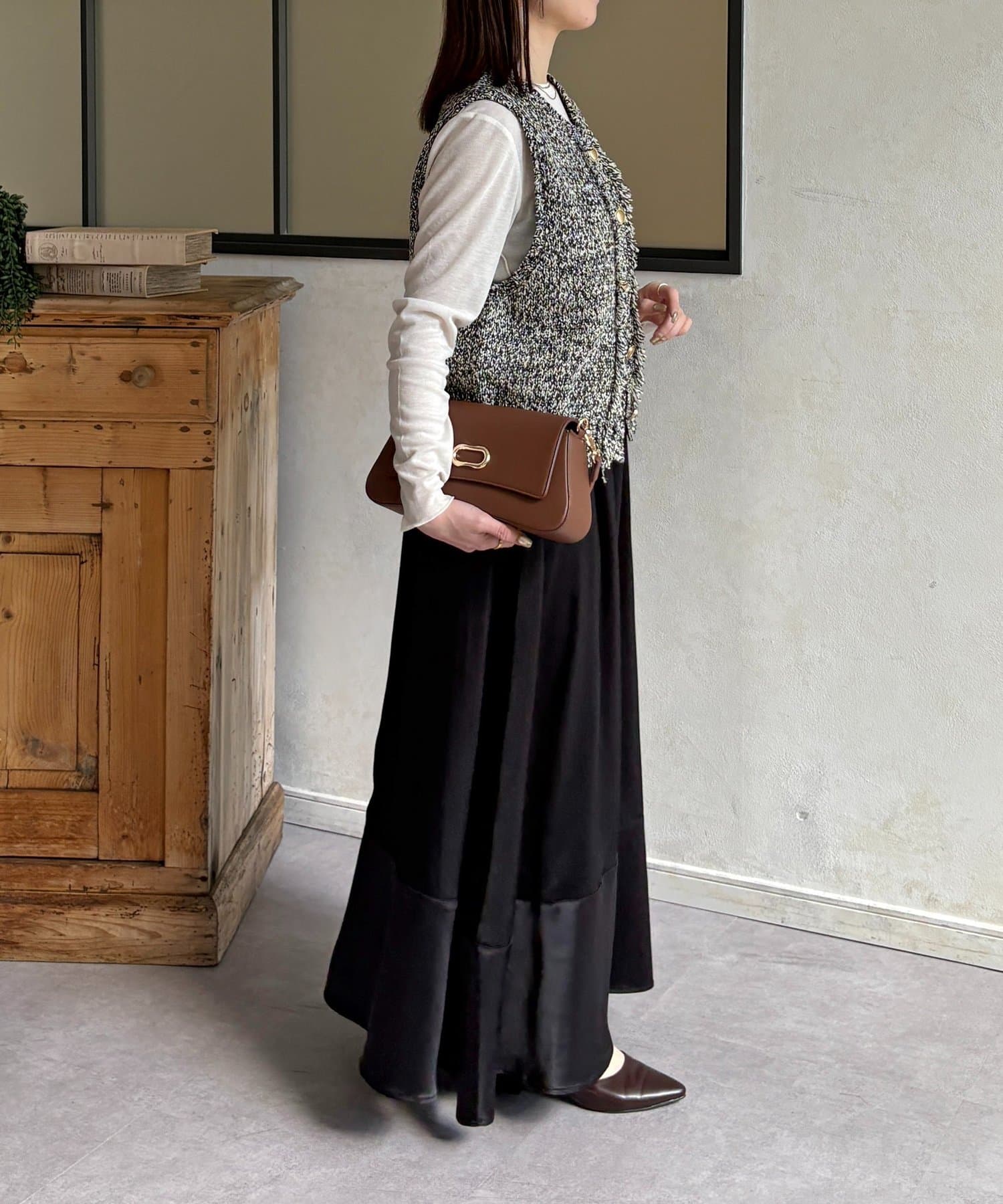 Thevon.(ゼヴォン) 裾切替マットサテンギャザーフレアスカート