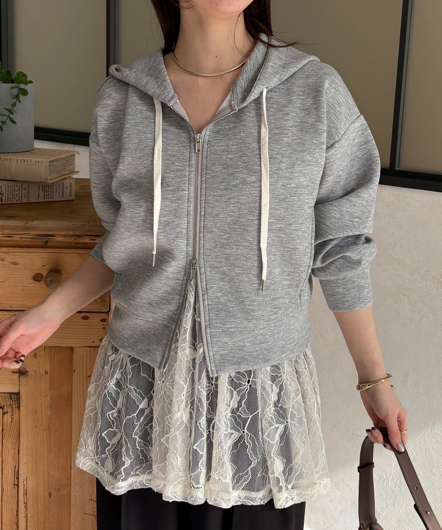 Thevon.(ゼヴォン) Wジップボンディングパーカー