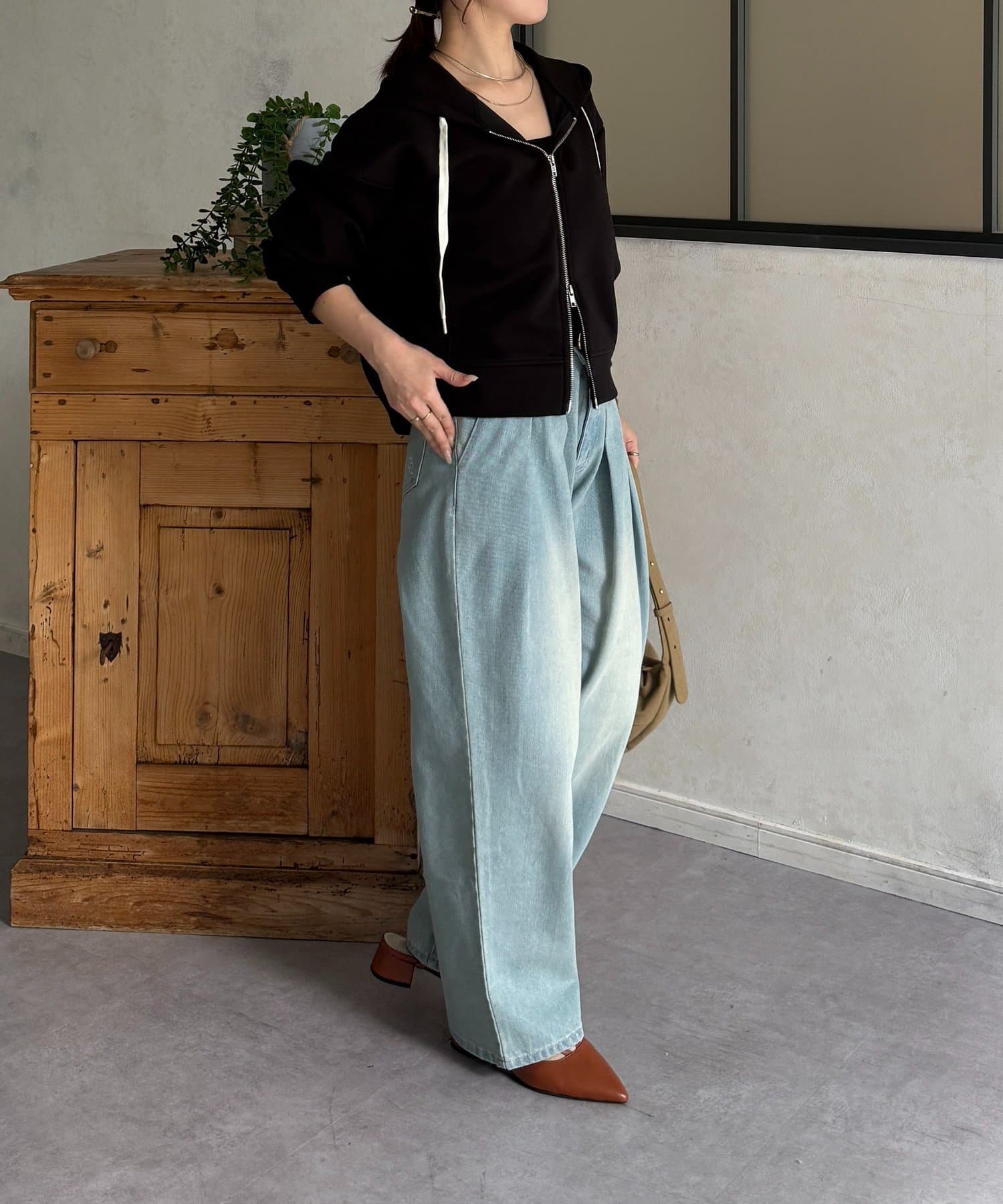 Thevon.(ゼヴォン) Wジップボンディングパーカー