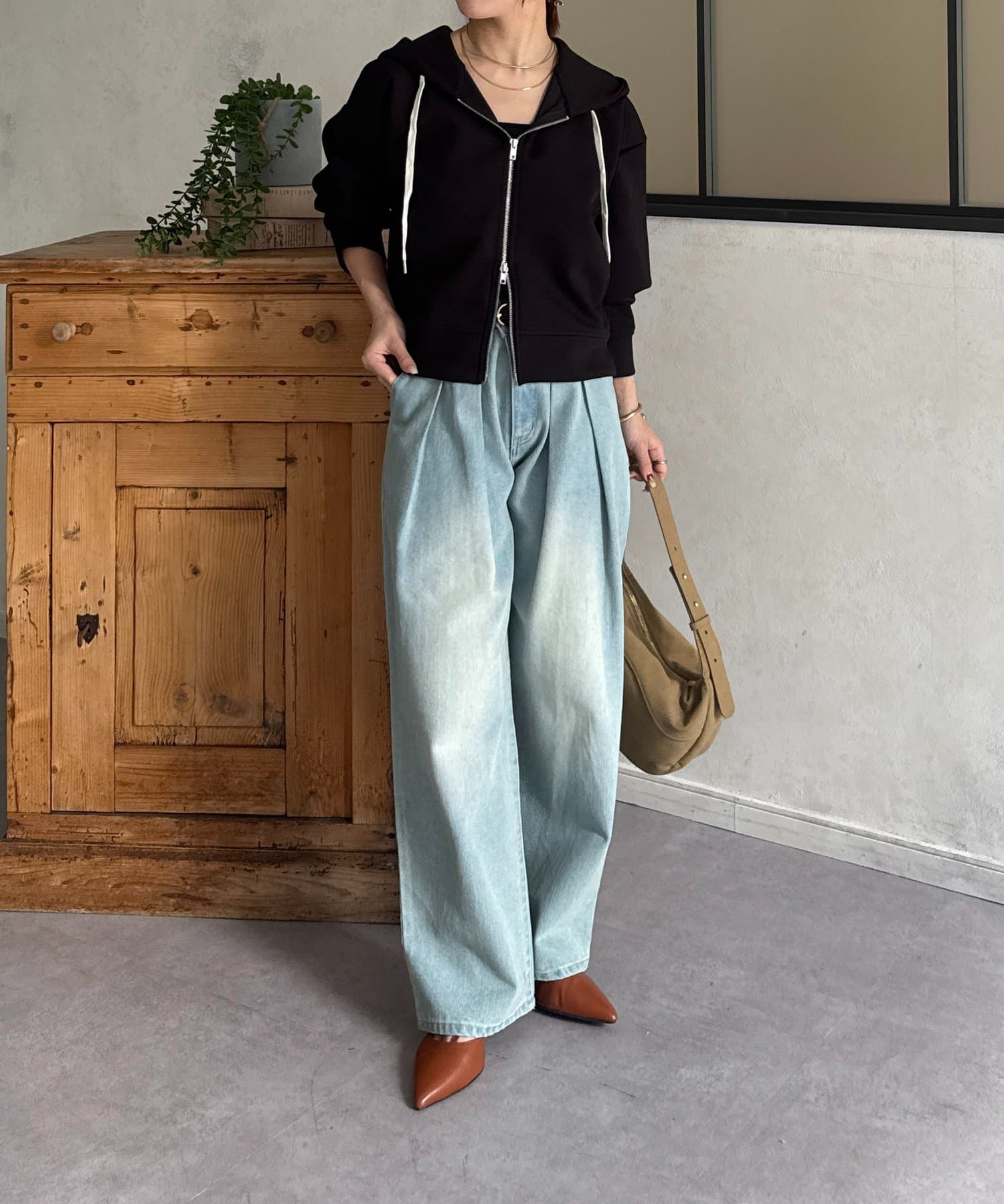 Thevon.(ゼヴォン) Wジップボンディングパーカー